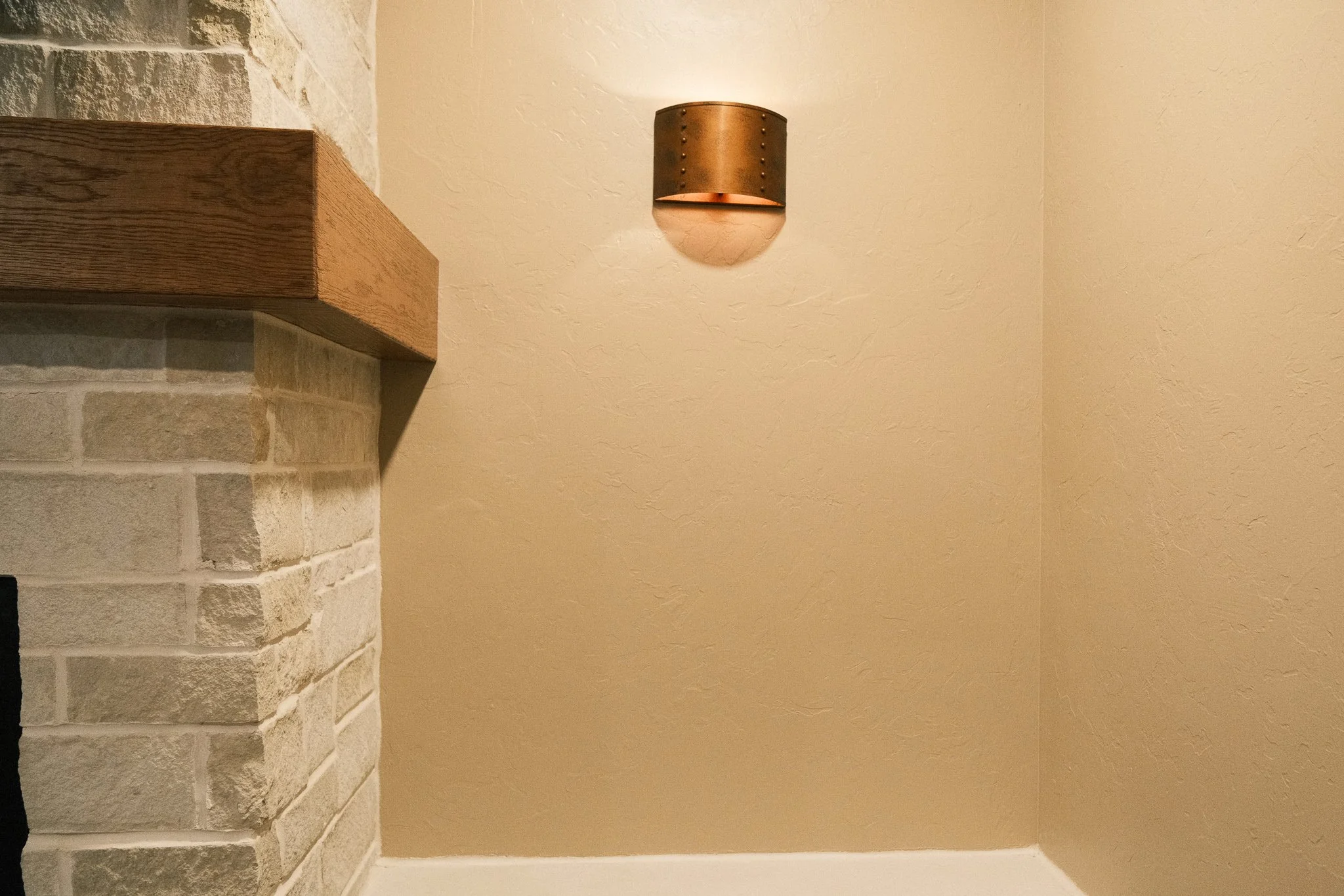 FLANNERY_FIREPLACEREMOD-13.jpg
