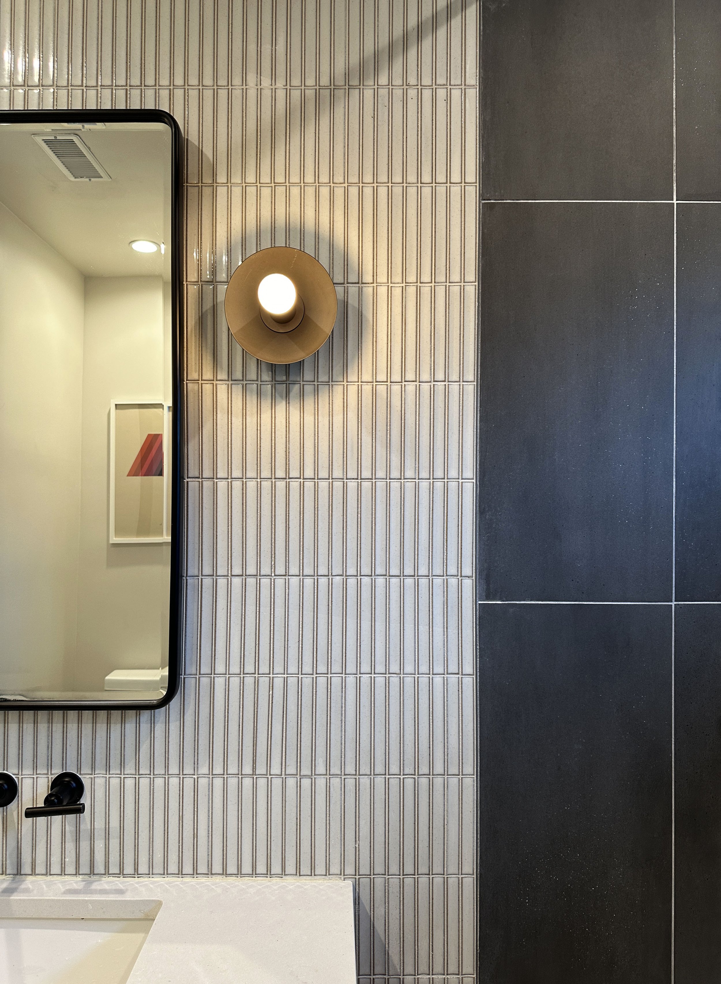 GUEST BATHROOM FINISHES AND LIGHTING