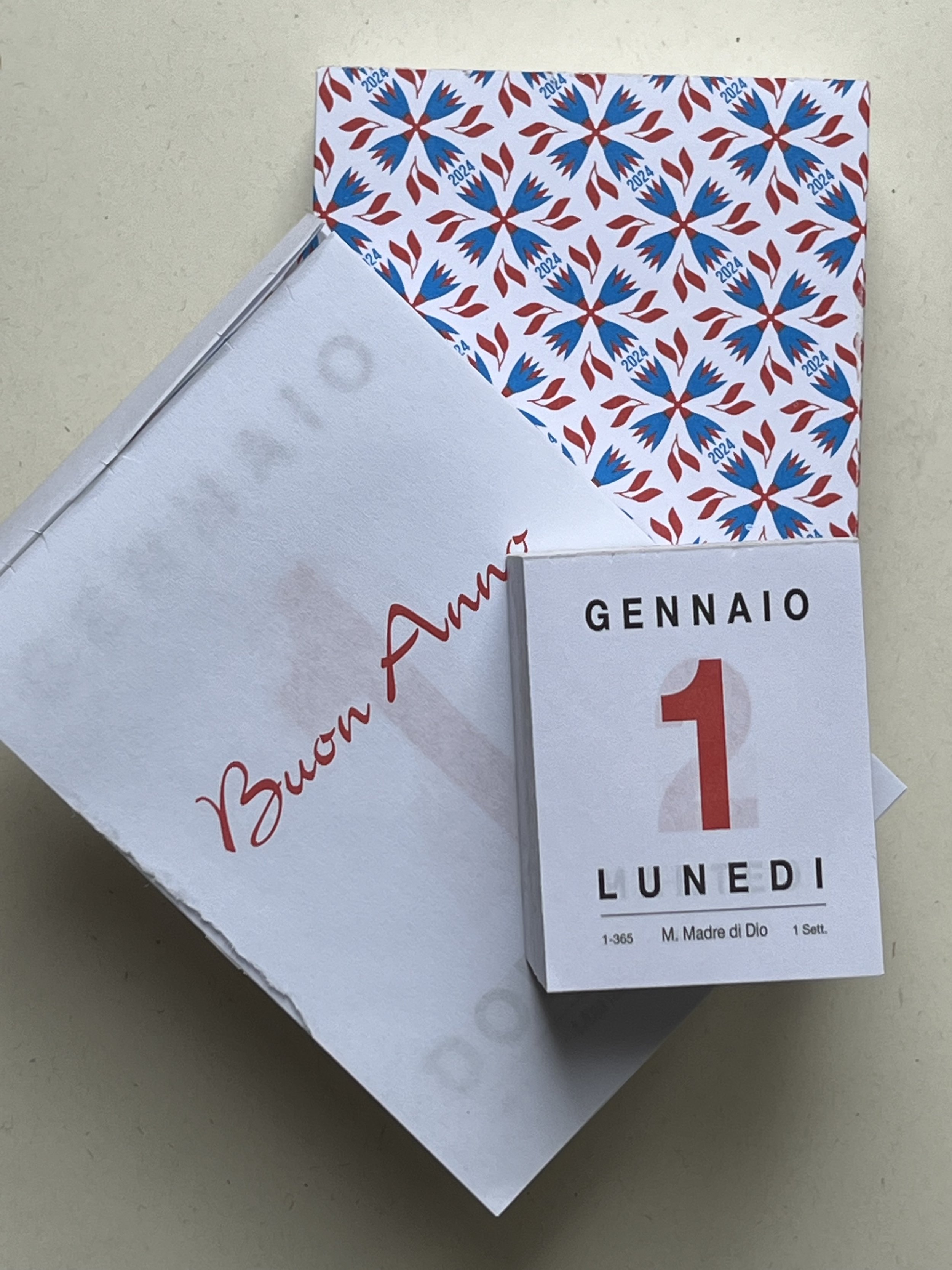 How a Paper Calendar Can Transform Your Morning Routine