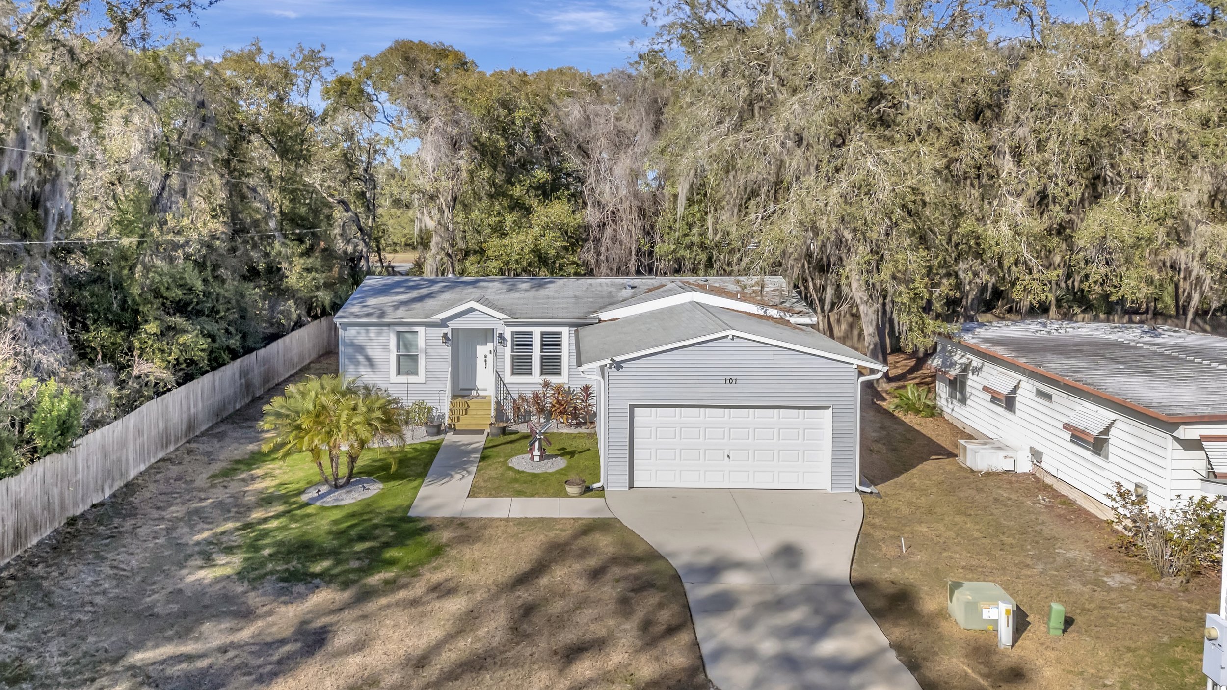 Howey in the hills fl home front