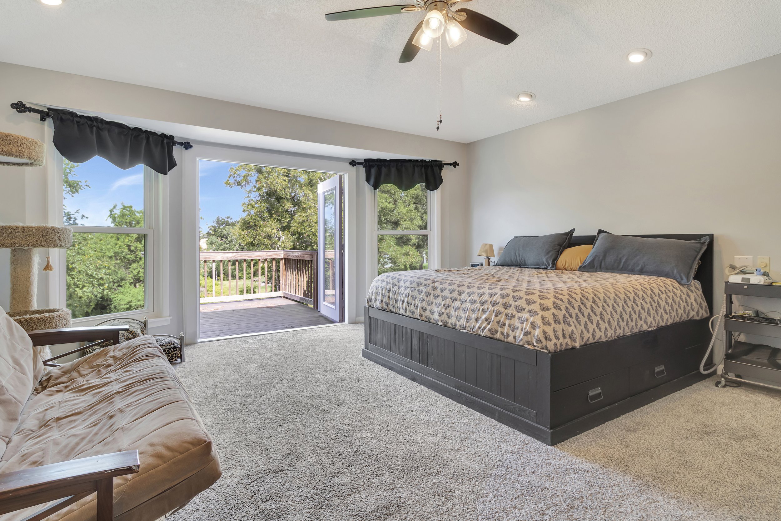 Leeburg Fl master bedroom