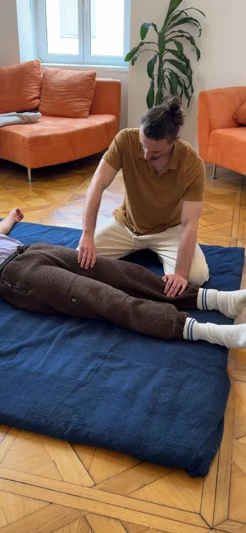 Structural adjustment for hip and spine realignment in Cascais - energetic integration