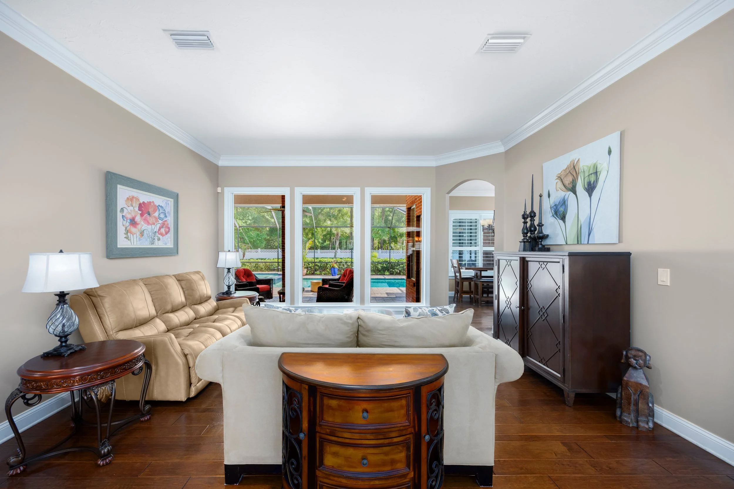Living Room 1.jpg