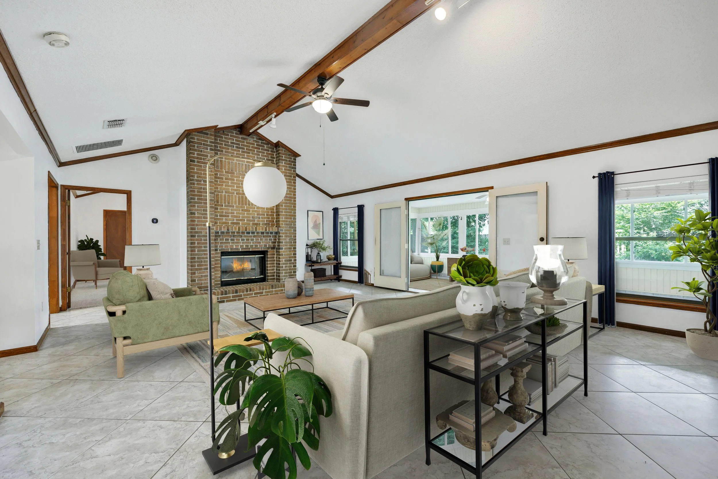 Property_721C_Family_Room_13-06-25_10_31 (1).jpg