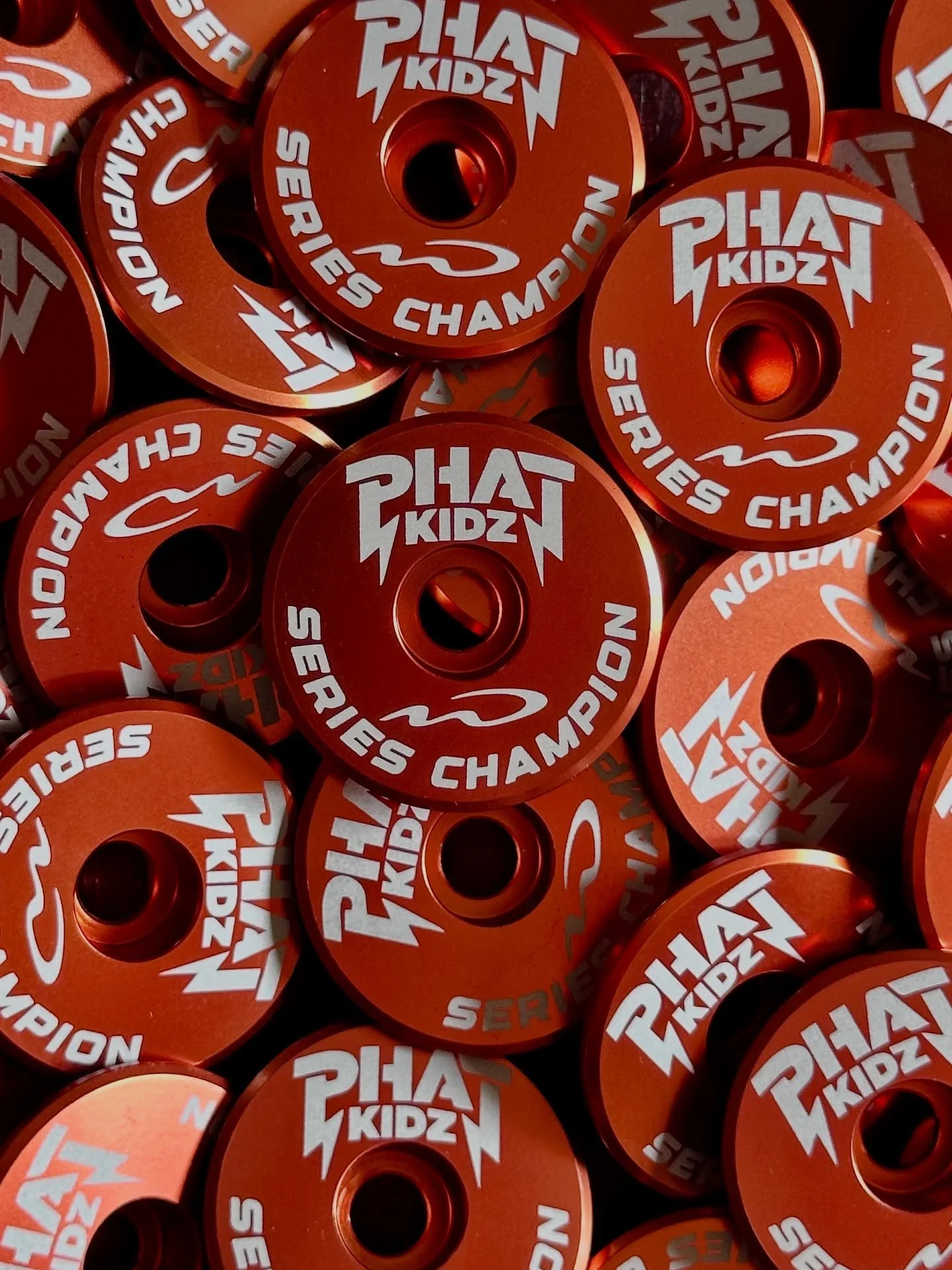 Custom engraved top caps for the final round of the @wbmtnevents Phat Kidz DH Race Series in @whistlerbikeprk 🏁 

Keep an eye out for these on the bikes of the fastest groms around!