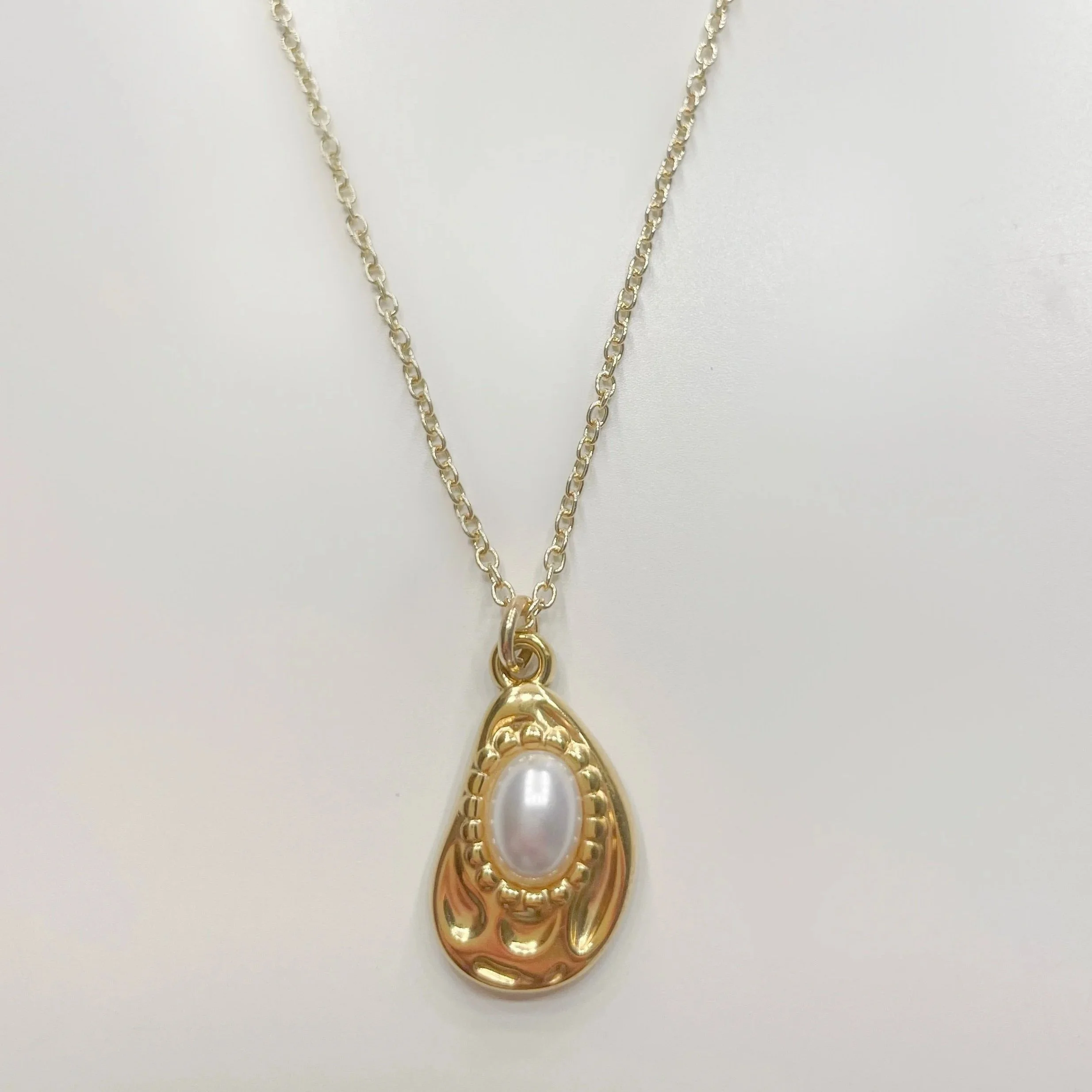 Lovely Pearl Necklace