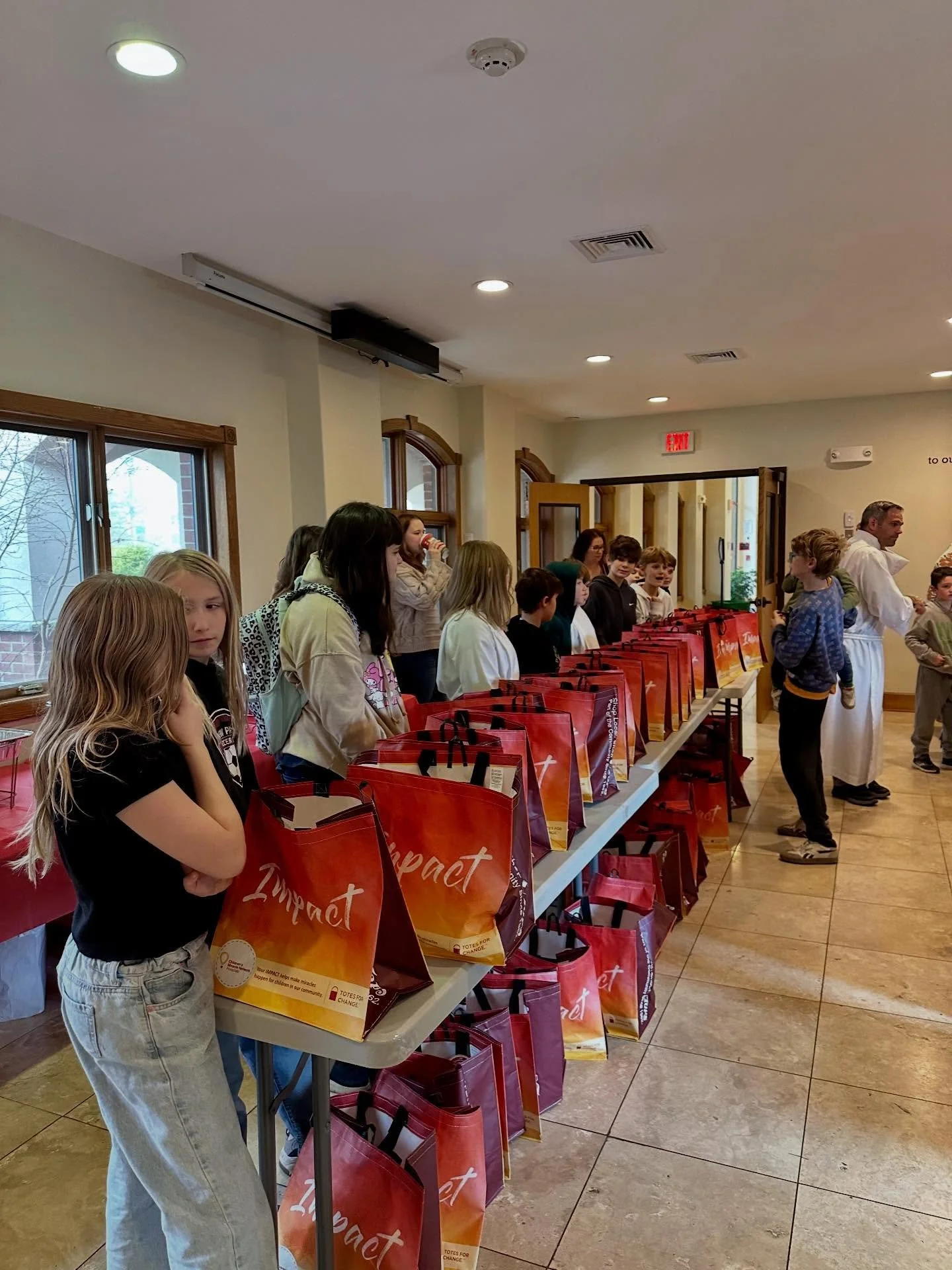 Thank you to everyone who donated shelf-stable food items and helped make our Community Soup Supper possible!
We are so grateful for every hand that gave, served, and supported. A special thank-you to our amazing church youth, who lovingly packed the