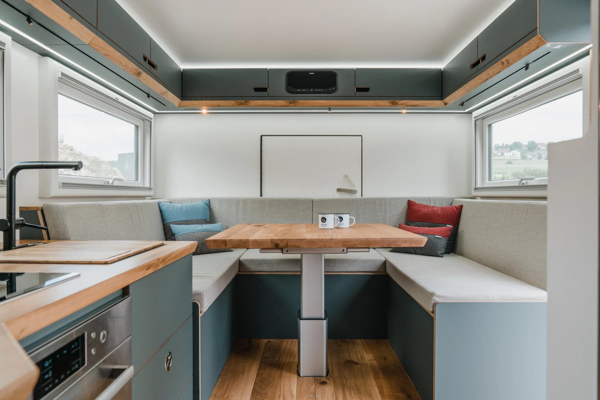 Vanside - EXP01-08.jpg