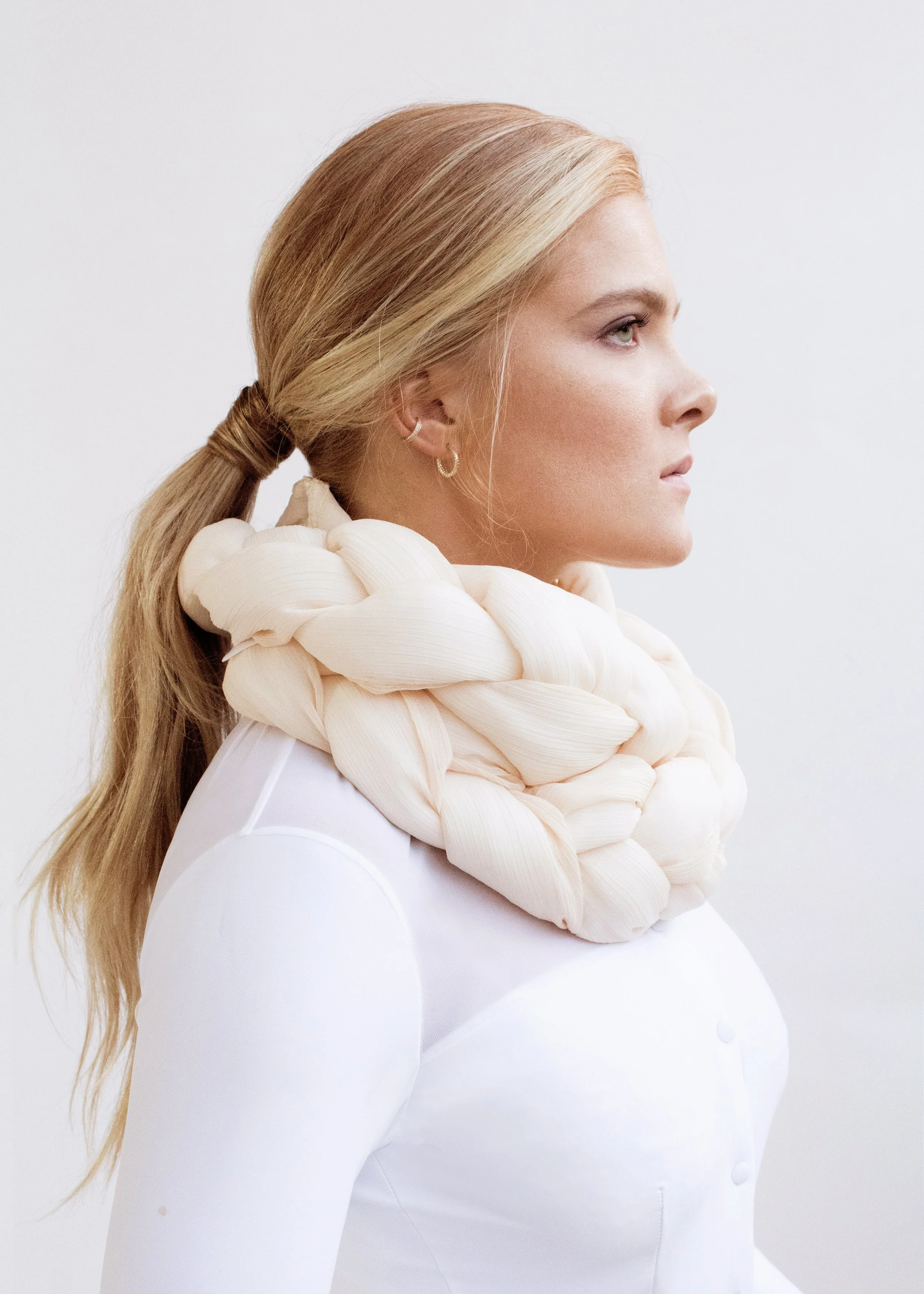 regalia2019-6071-scarf_catalogue.jpg