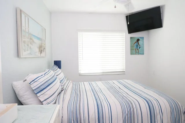 Room 5 Queen Bedroom