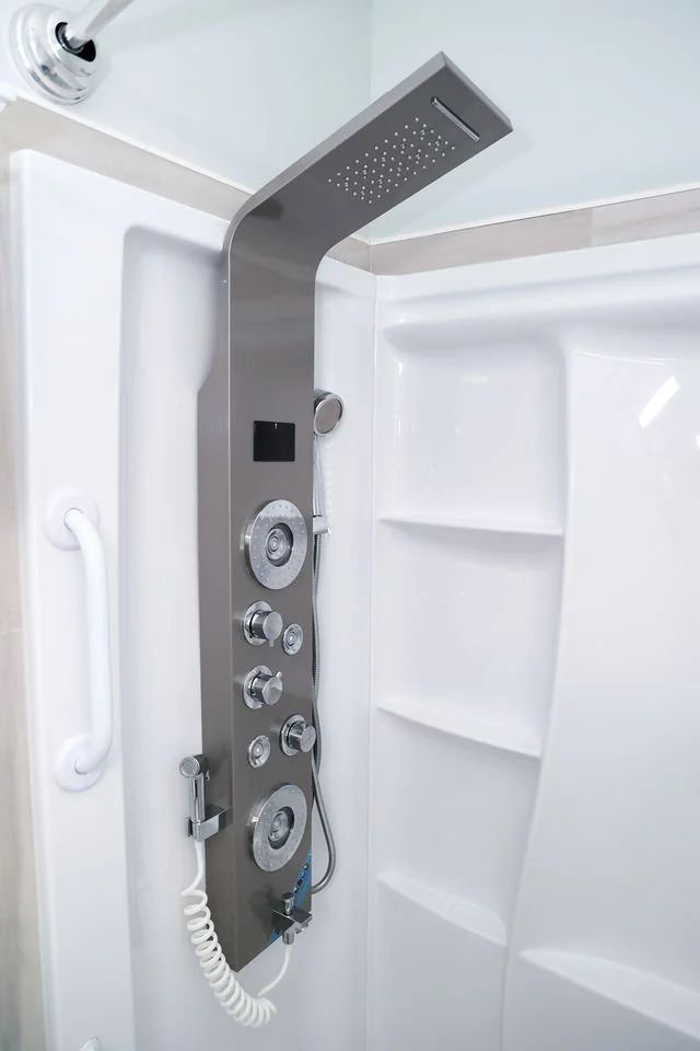 Rm 2 Showerweb.jpeg