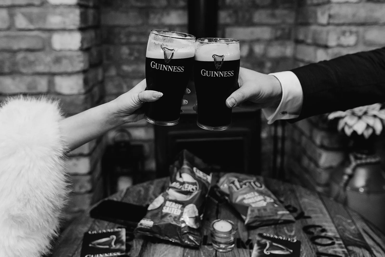 VW_Photography_Irish_elopement_pub-37.jpg