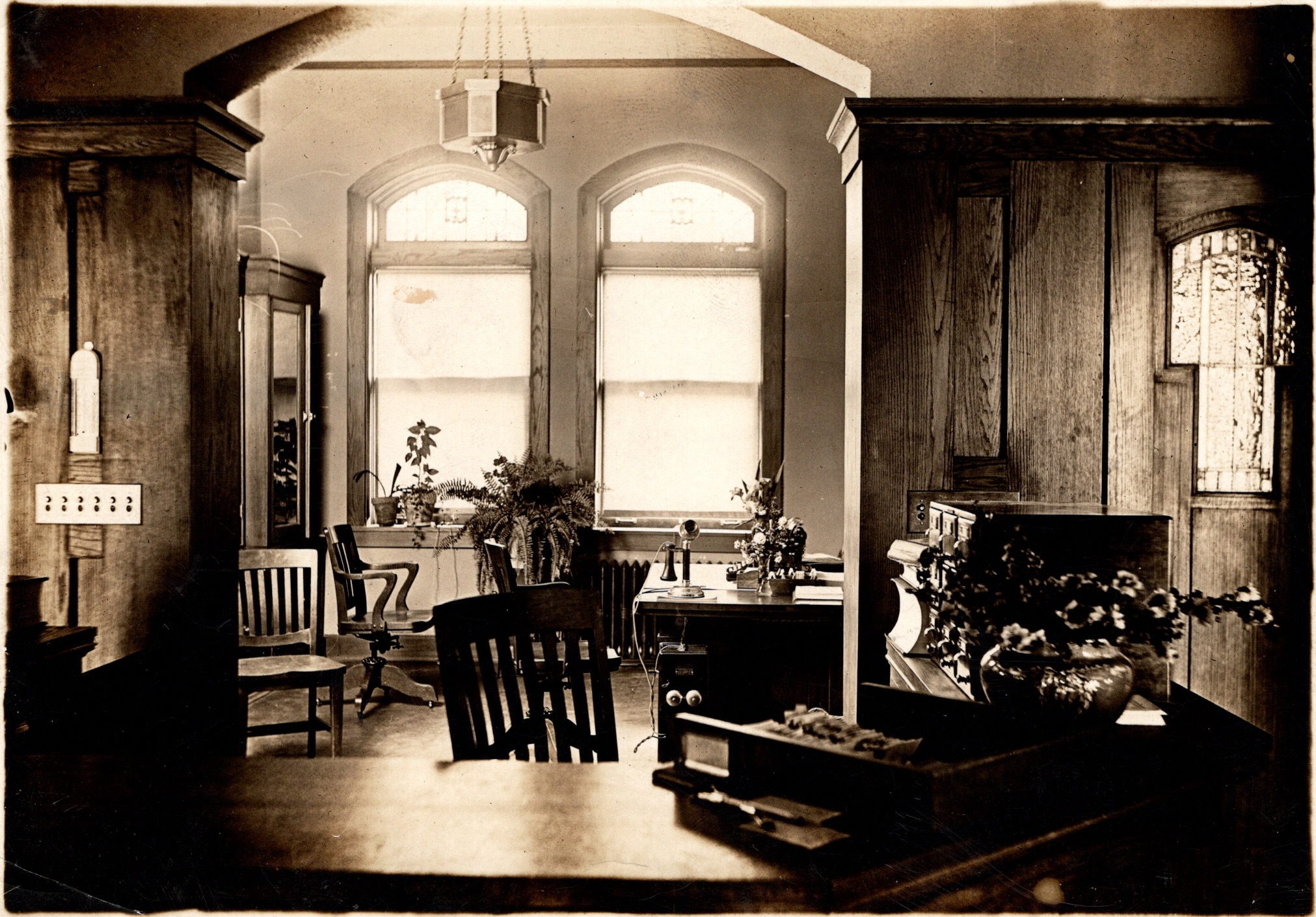 Looking into the librarian’s office as it looked in 1915.
