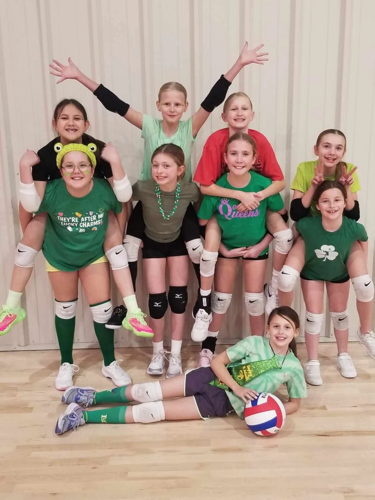 Feeling lucky to have a team like this 🍀

Happy St. Patrick&rsquo;s Day from Hoosier Elite.

#HoosierElite #StPatricksDay #LuckyToPlay #ClubVolleyball #GirlsVolleyball