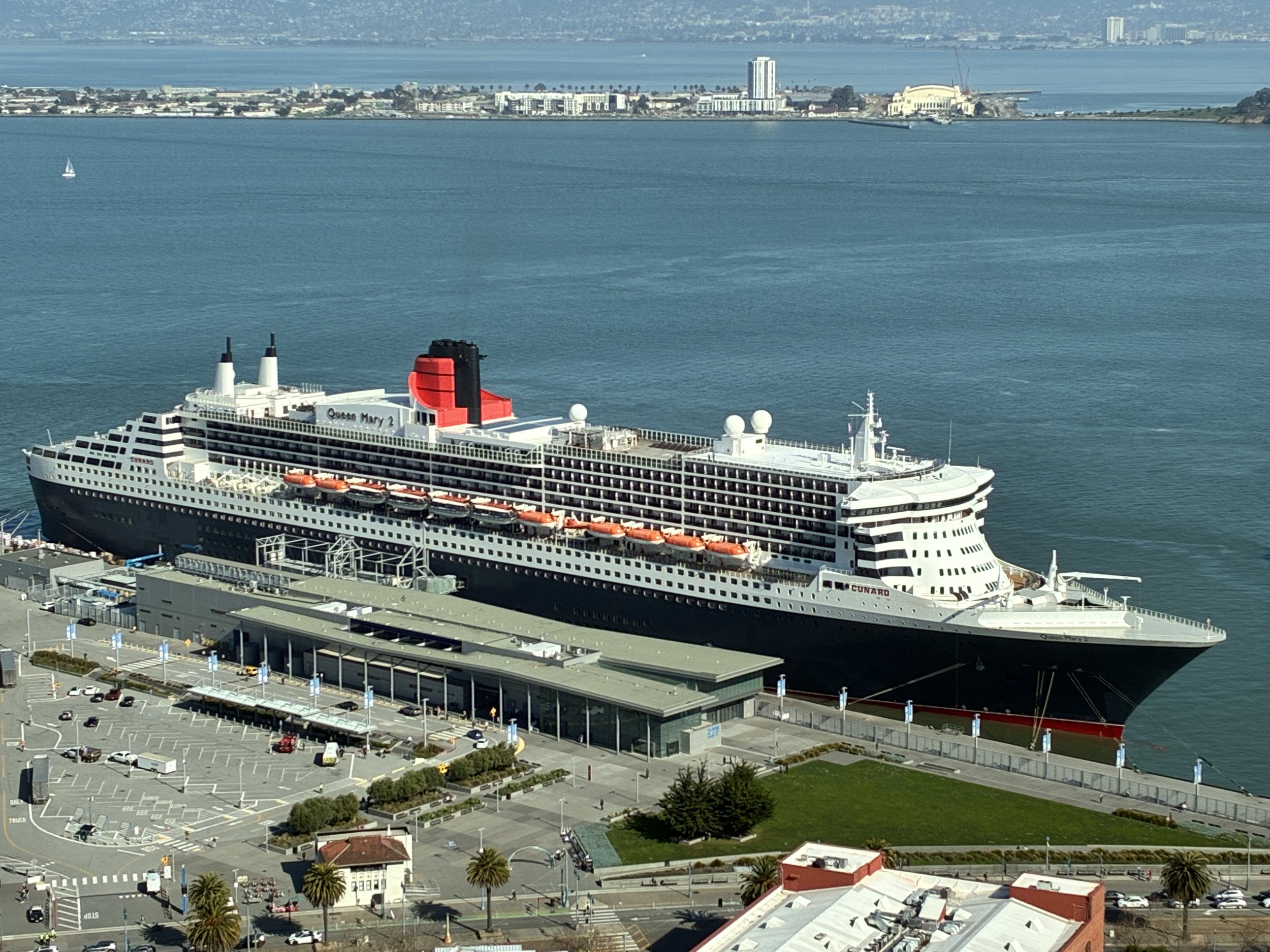 QUEEN MARY 2