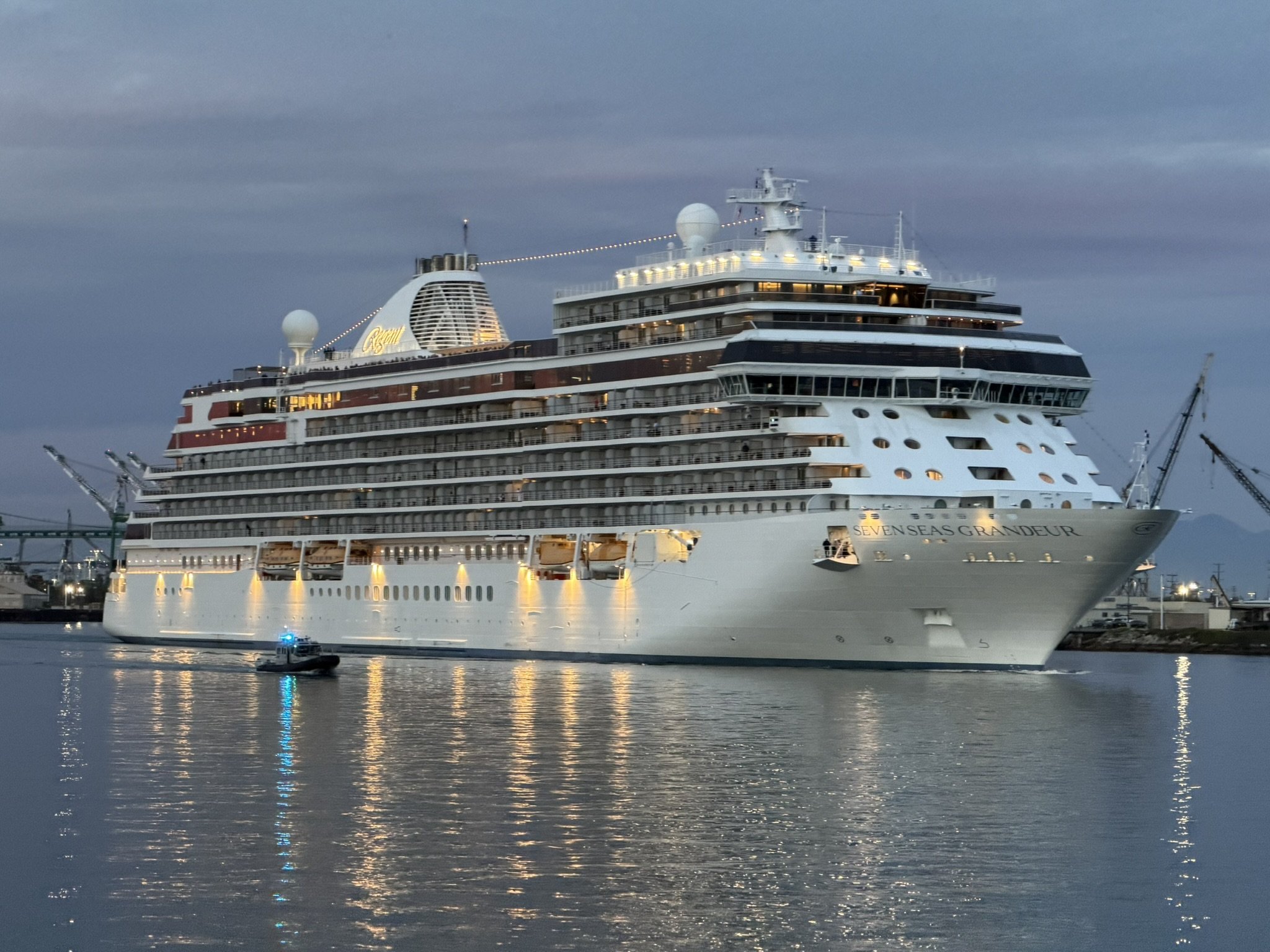 SEVEN SEAS GRANDEUR