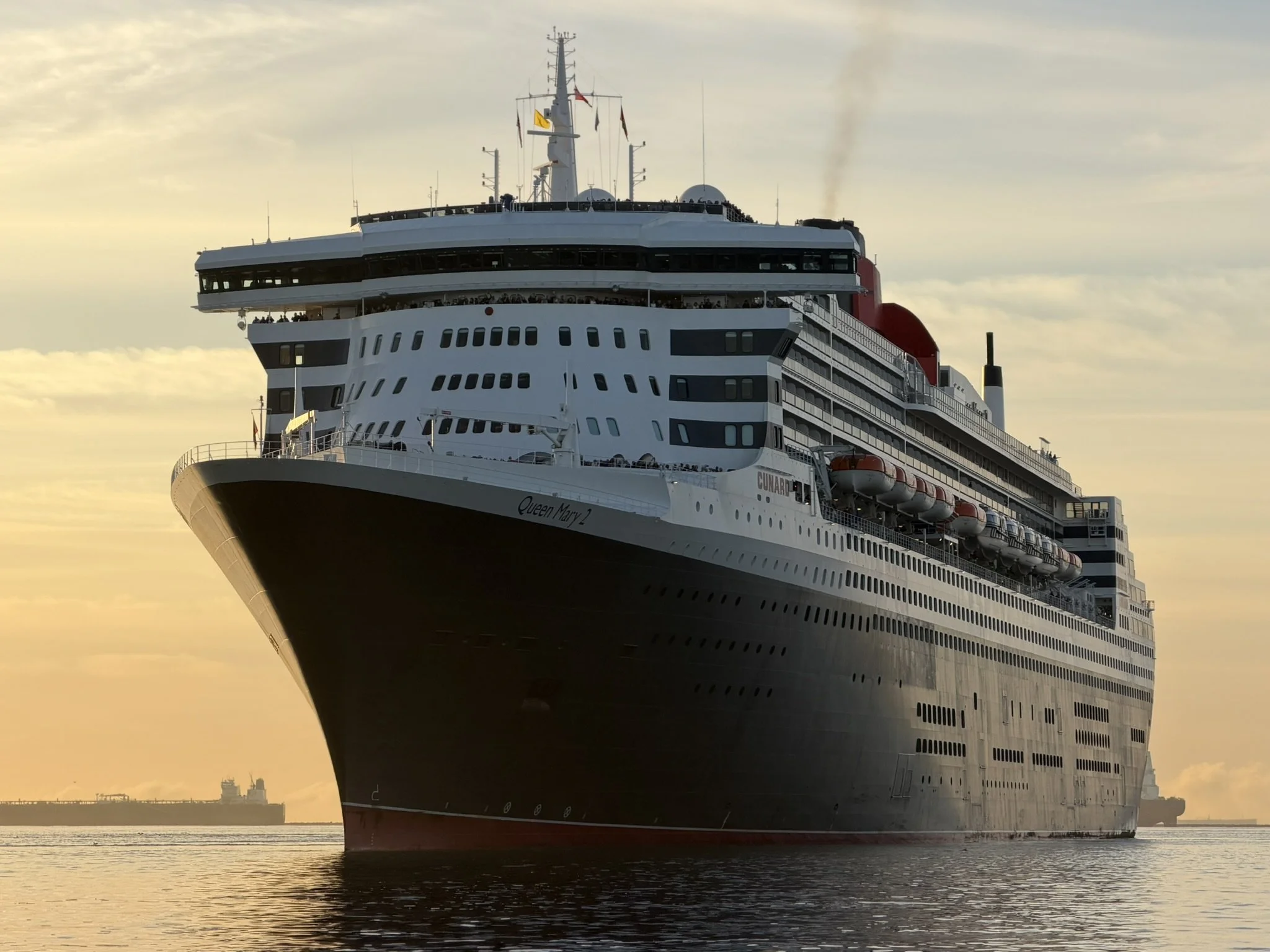 QUEEN MARY 2