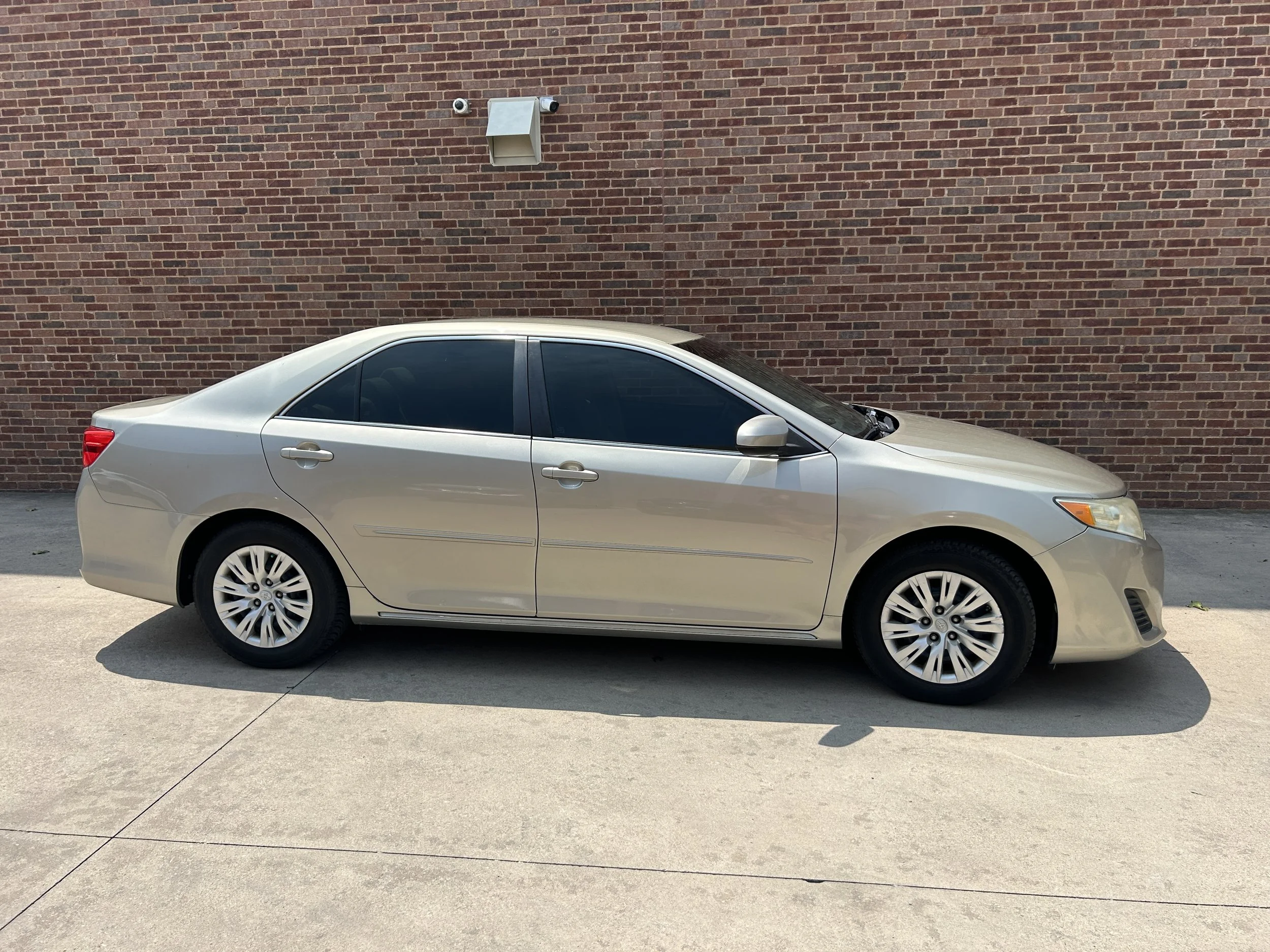 2014 Toyota Camry LE - $10,500 