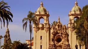 How to Travel Like a Pro During Holidays (Without Stress or Overpaying)