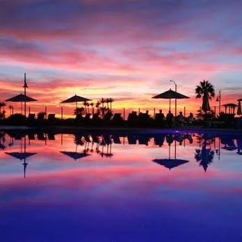 Carlsbad seawall bluff sunset couples vacation rental one block from beach