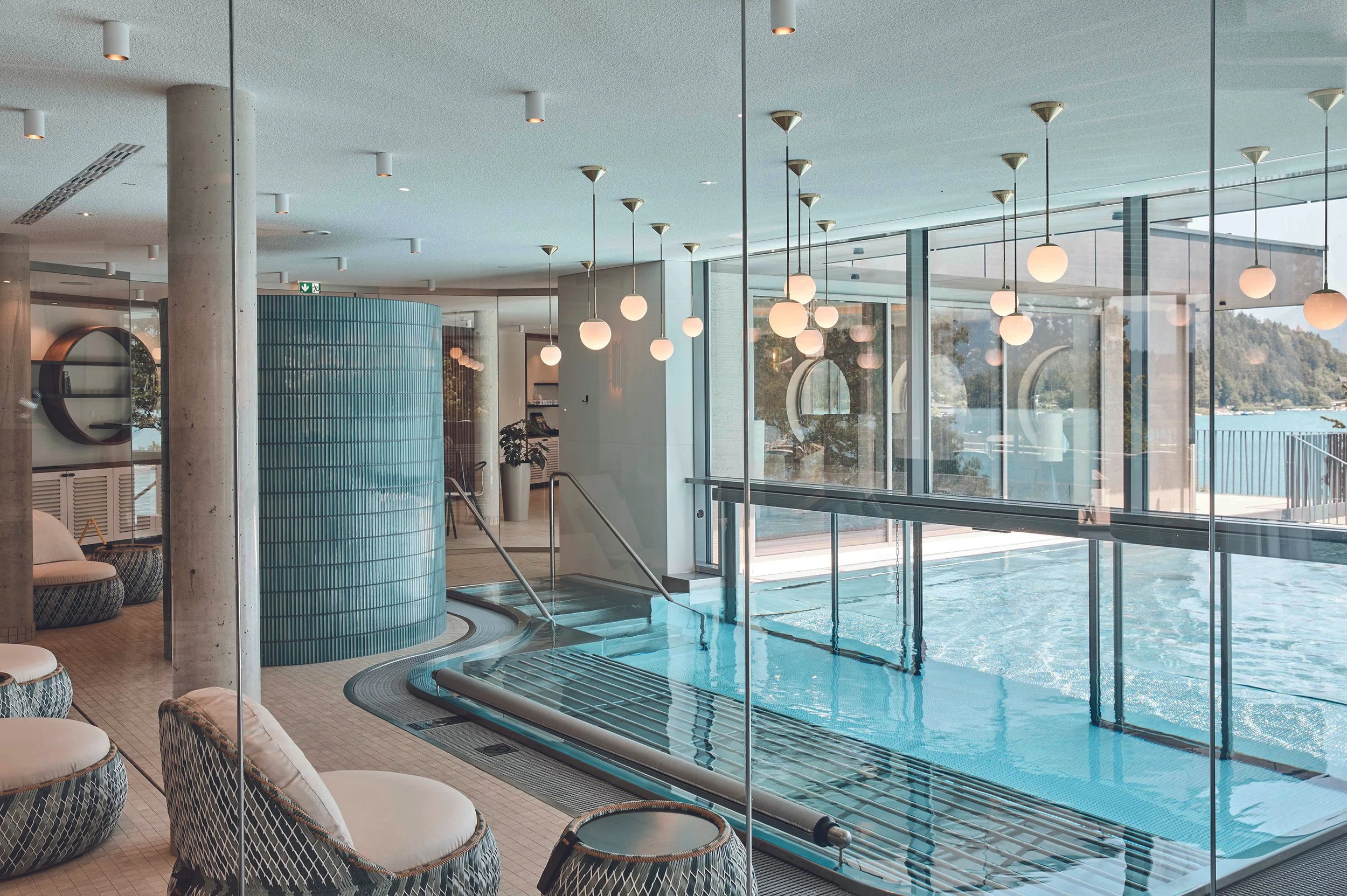  Wer lieber in der Nähe bleibt, kann auch am Faaker See einfach in den Offline-Modus schalten und ein Wochenende im Karnerhof buchen. 