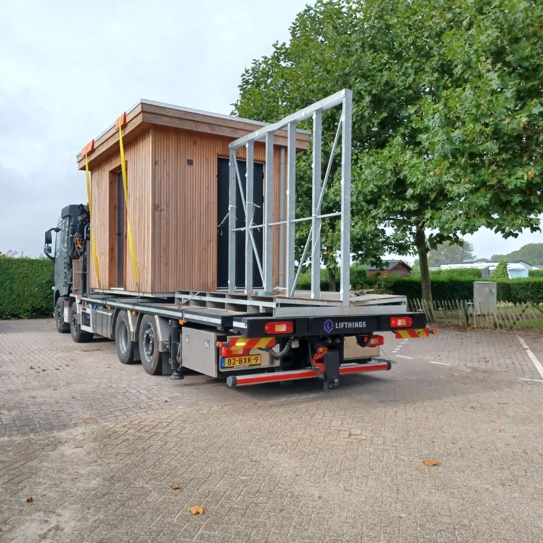 Een weekje voornamelijk kozijnen plaatsen, nieuwbouw en renovatie. En tussendoor nog even met een unit naar Zeeuws-vlaanderen.
@groenharthoutskeletbouw 
@stehon 
@units4all 
@gerjanveenhuis
