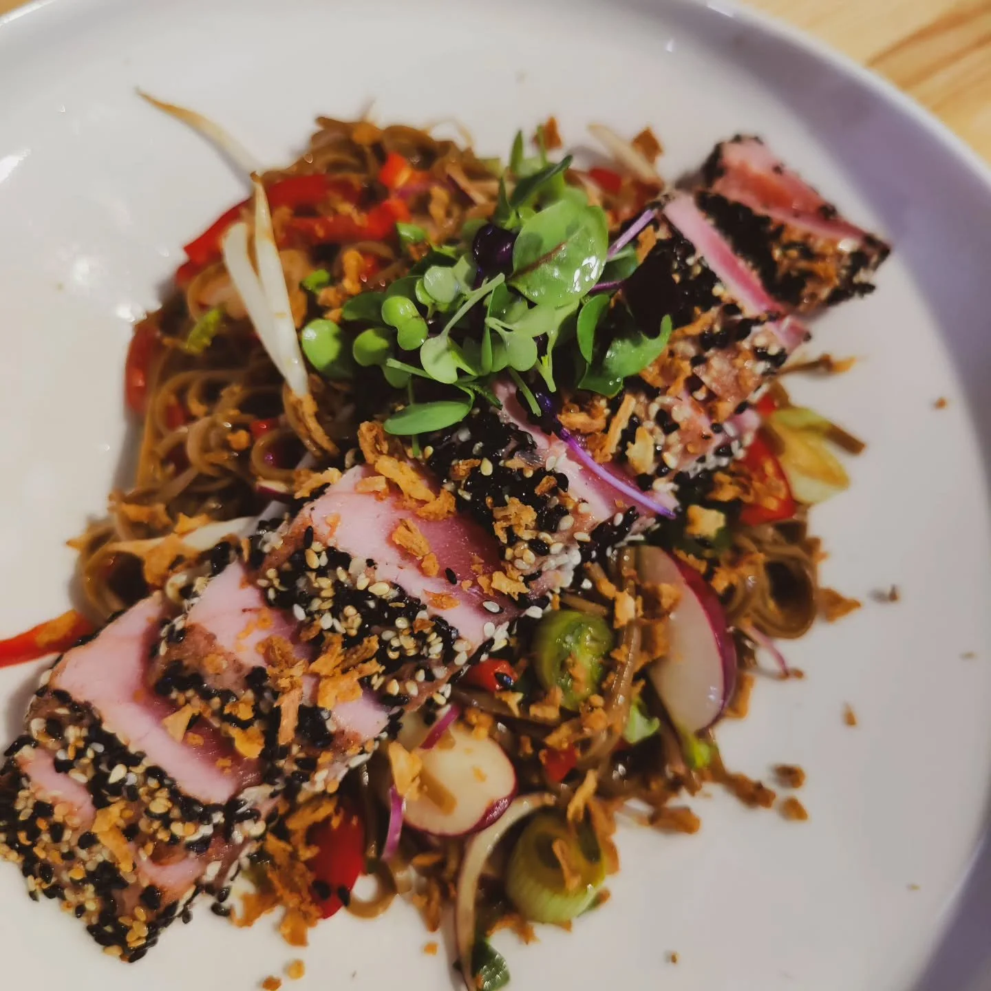 Onze nieuwe suggestie is er. 
Thai tuna salad. 
Een heerlijke verfrissende noodles salade, ideaal voor deze warme zomerdagen.