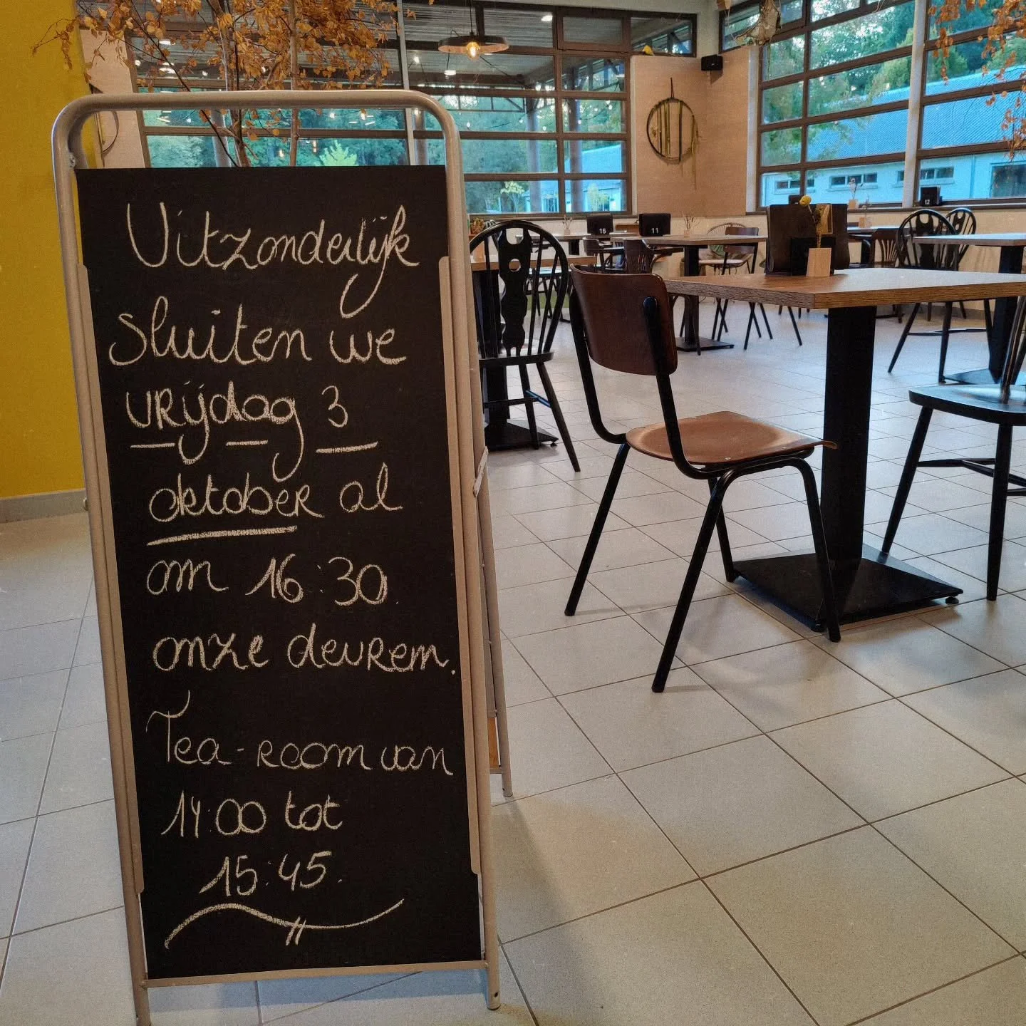 Opgelet !! 
Vrijdag 3 oktober sluiten we uitzonderlijk onze deuren al om 16:30. 
We hebben die avond een teambuilding georganiseerd voor onze medewerkers. 💪
Het zal dus niet mogelijk zijn om na 16:00 nog iets te bestellen. 
Bedankt voor jullie begri