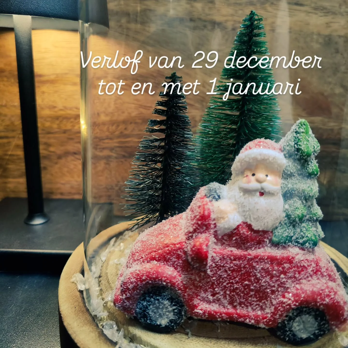 Met de kerstvakantie gaan we er even tussenuit. 🎄
We sluiten onze deuren van 29 december tot en met 1 januari. 
Kom dus nog genieten tot en met 28 december van onze heerlijke suggesties 🥰