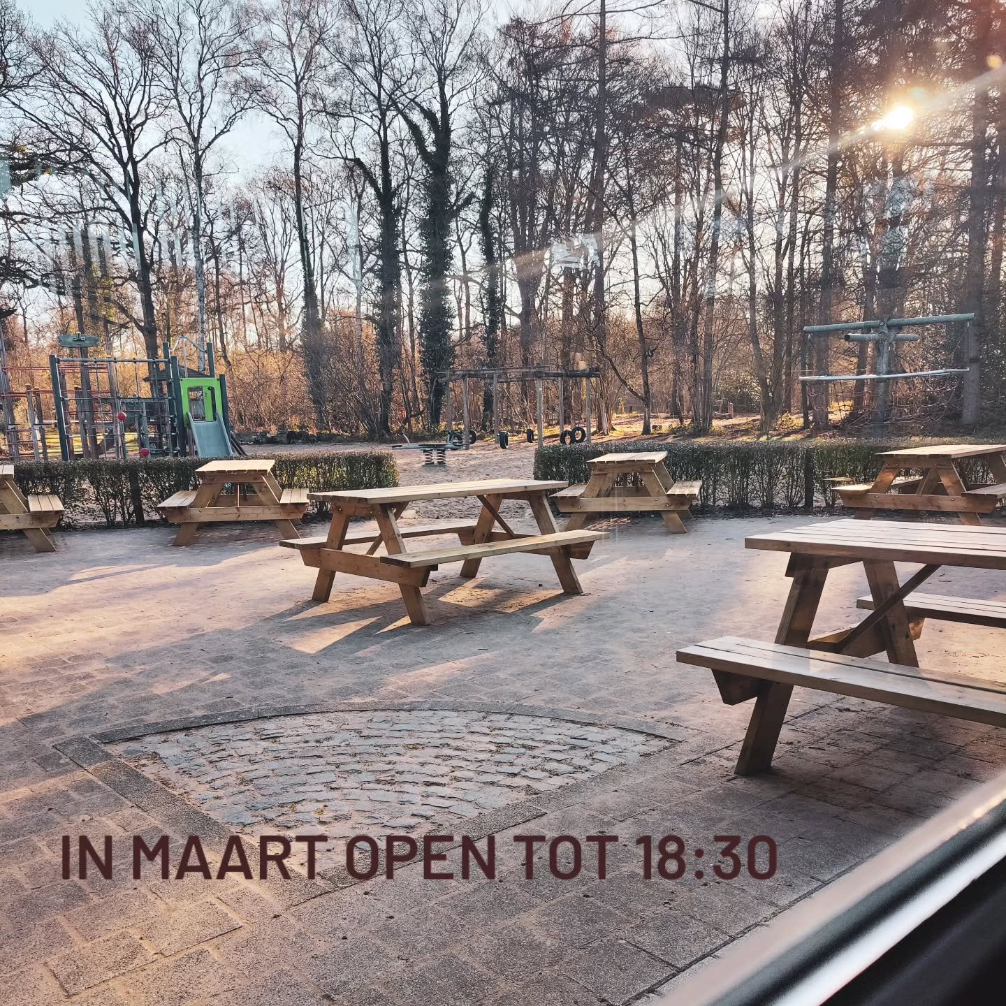 In de maand maart zijn we open tot 18:30. 
Dit wil zeggen dat je vanaf 17:00 tot 18:00 kan komen genieten van onze keuken.