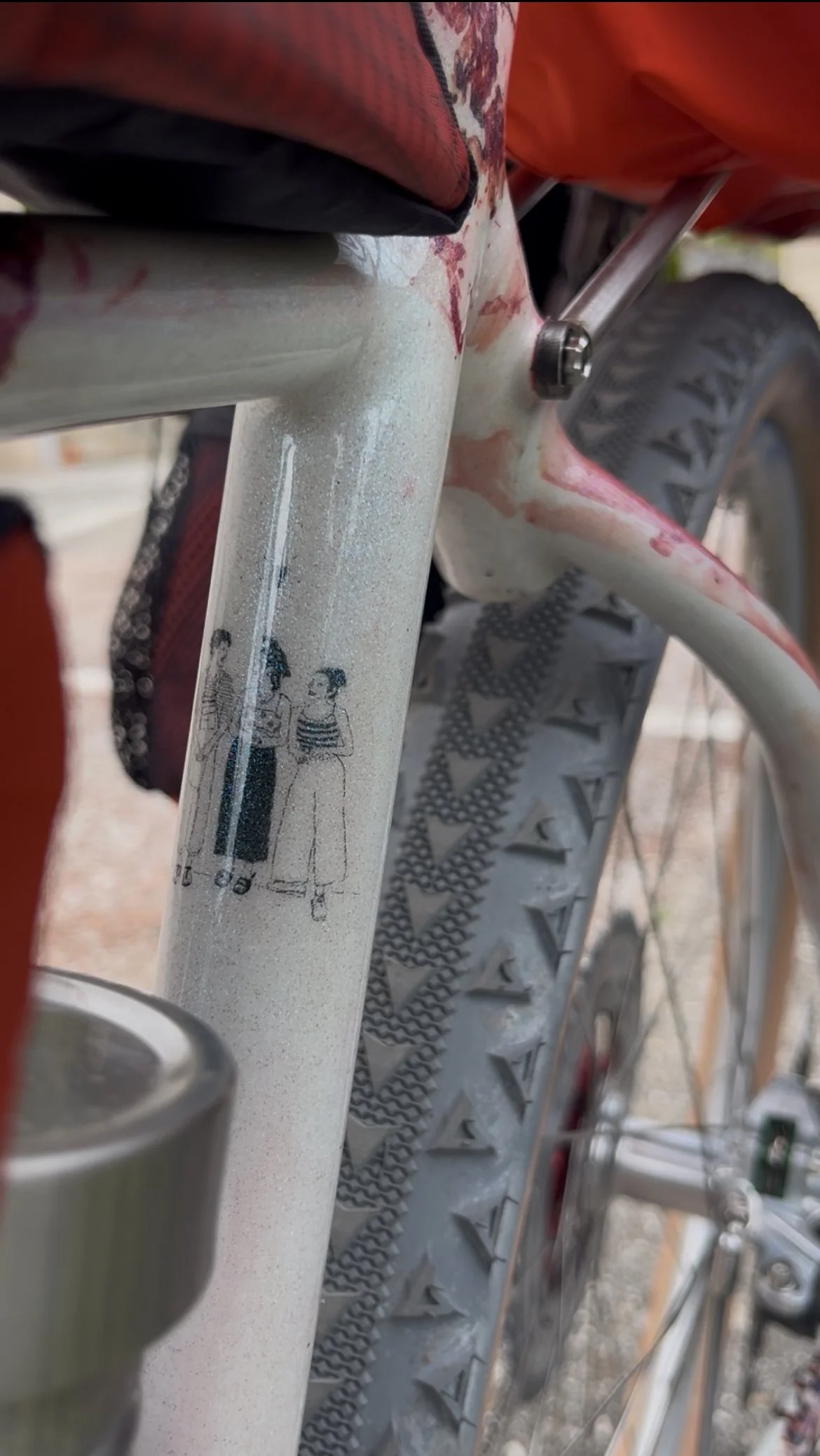 Atlasducycle_Undetourdesartisanesducycle_Jolierougecycles.JPG