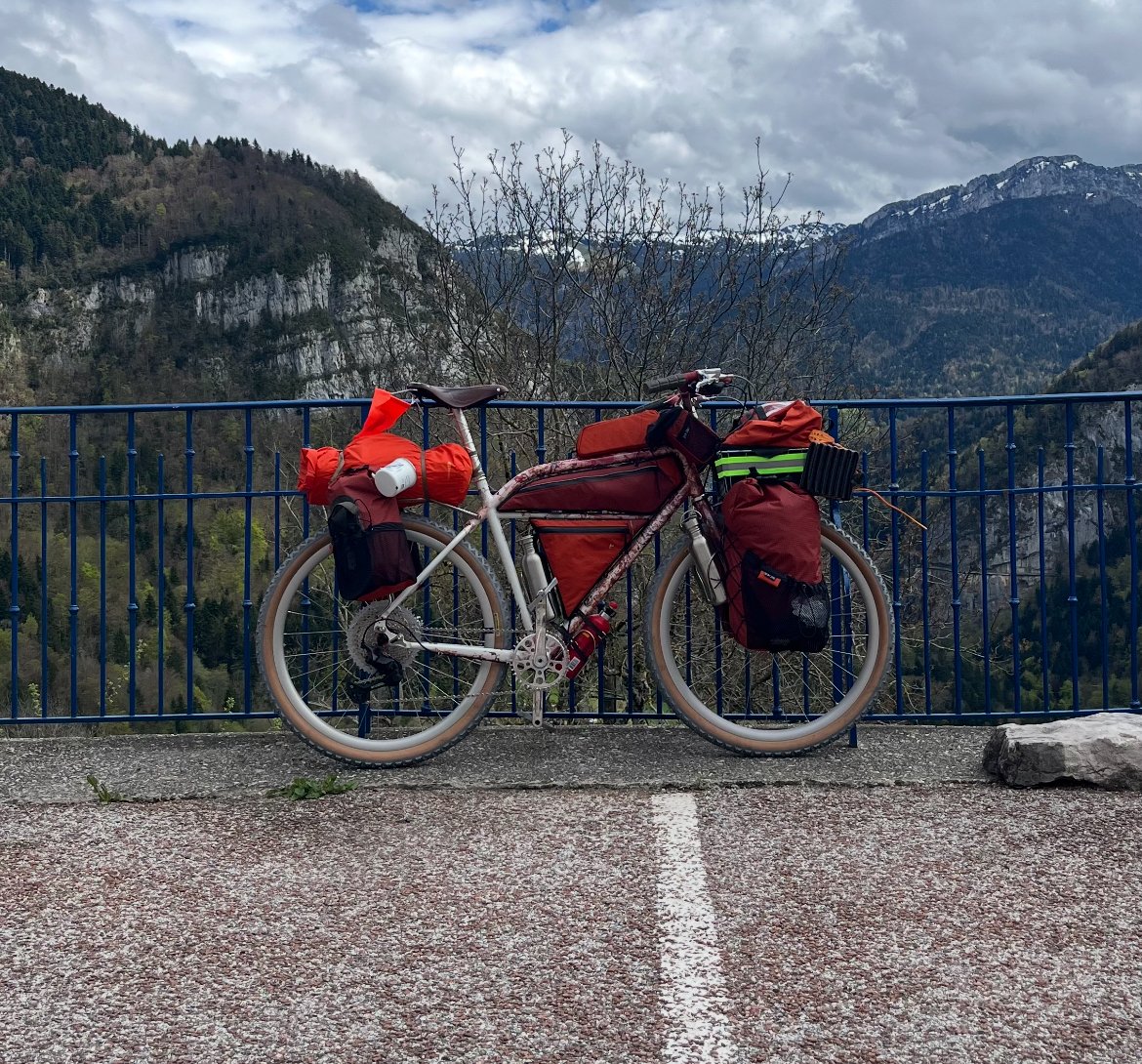 Atlasducycle_Undetourdesartisanesducycle_Jolierougecycles profile .JPG