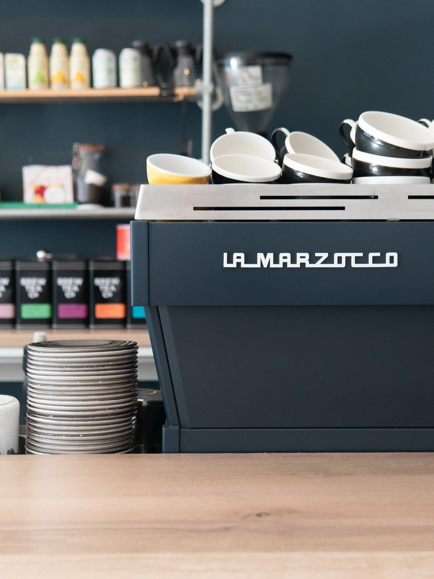 Introducing our newly refurbished @lamarzoccouk Linea PB from our friends at @espressosolutions ☕️
Custom painted to match our brand colours 👀
This machine will be brewing up all our espresso based drinks for the foreseeable! 🤝
📍 Portslade: 32 S