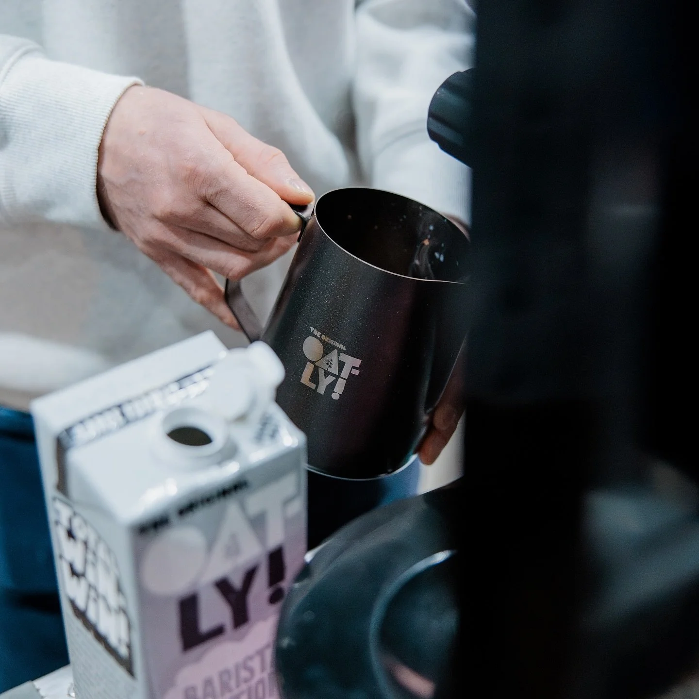 ICYMI - this Thursday and Friday, we're teaming up with @oatly to give away 50 x FREE Oat Flat Whites per day!
Open from 08.30 both days, the first 50 people each day to order an OFW will get it completely free of charge - it's that simple ☕️
Blend