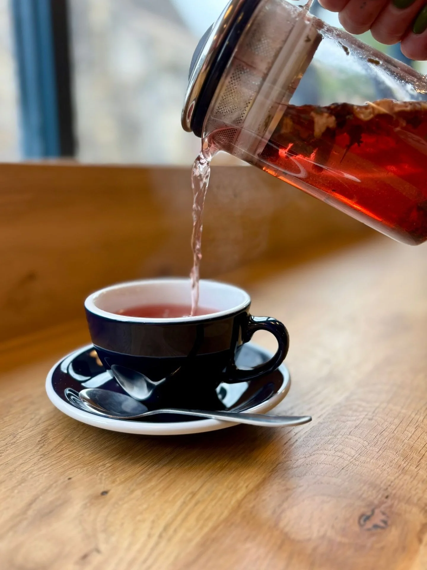 We’re proud to stock an extensive list of speciality loose leaf teas from @brewteaco 🫖 
Flavours including 👇
- English Breakfast
- Earl Grey
- Lemon & Ginger
- Apple & Blackberry
- Moroccan Mint
- Yunnan Green
- Spiced Chai
- Decaf C