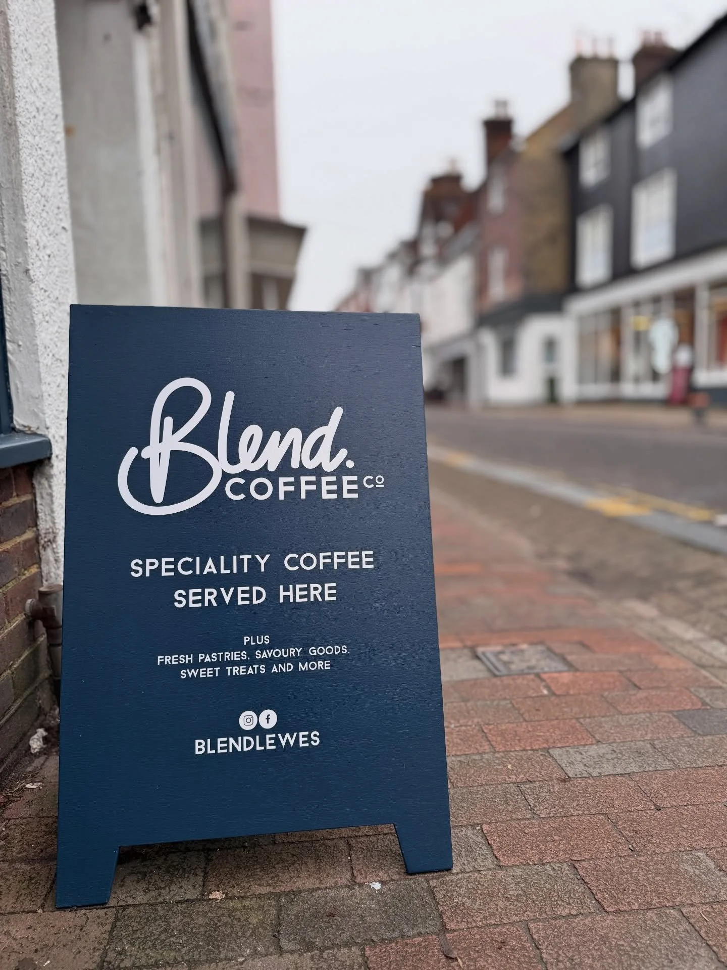Saturdays here and we're ready for you ☕️ 
Serving up the best coffee in Lewes paired with freshly baked pastries, our famous sausage rolls &amp; savoury goods and much more.

Blend Coffee Co
📍 37 Cliffe High Street
