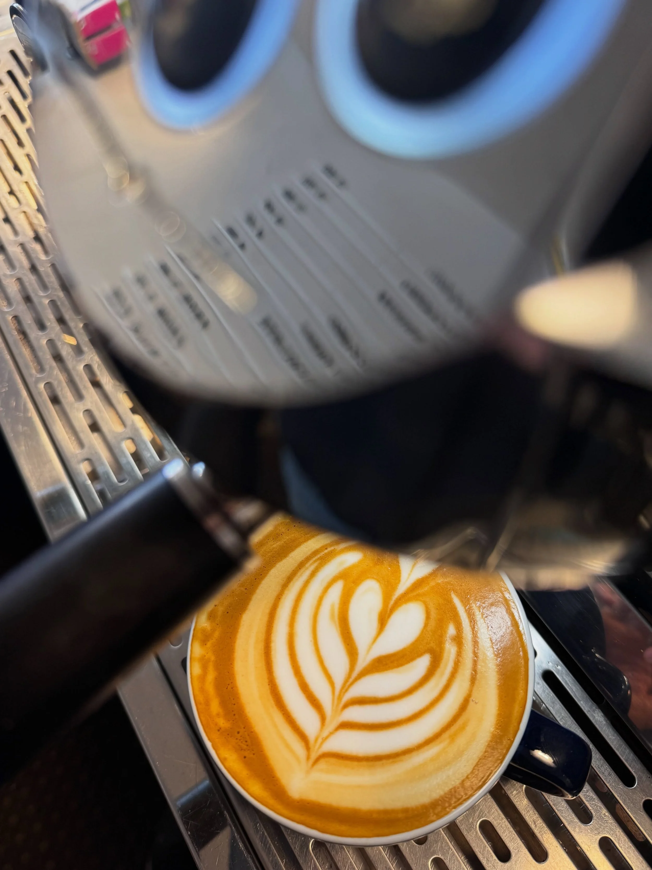 Weekends call for great coffee ☕️ 
We're fully stocked today with fresh pastries, savoury rolls, sweet goods and more 🙌 

Blend Coffee Co.
📍 37 Cliffe High Street