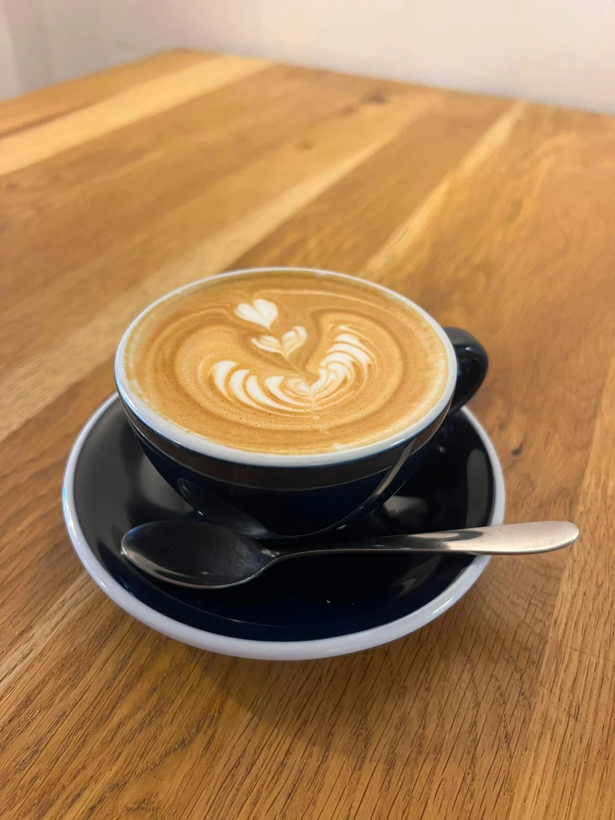 It's finally the weekend, and we're here to keep you caffeinated and full of all the good stuff ☕️ 

We'll be serving up our exclusive in house espresso from @pharmacie_coffee_roasters alongside guest coffees from @allcaps_coffee 

Fancy a bite with 