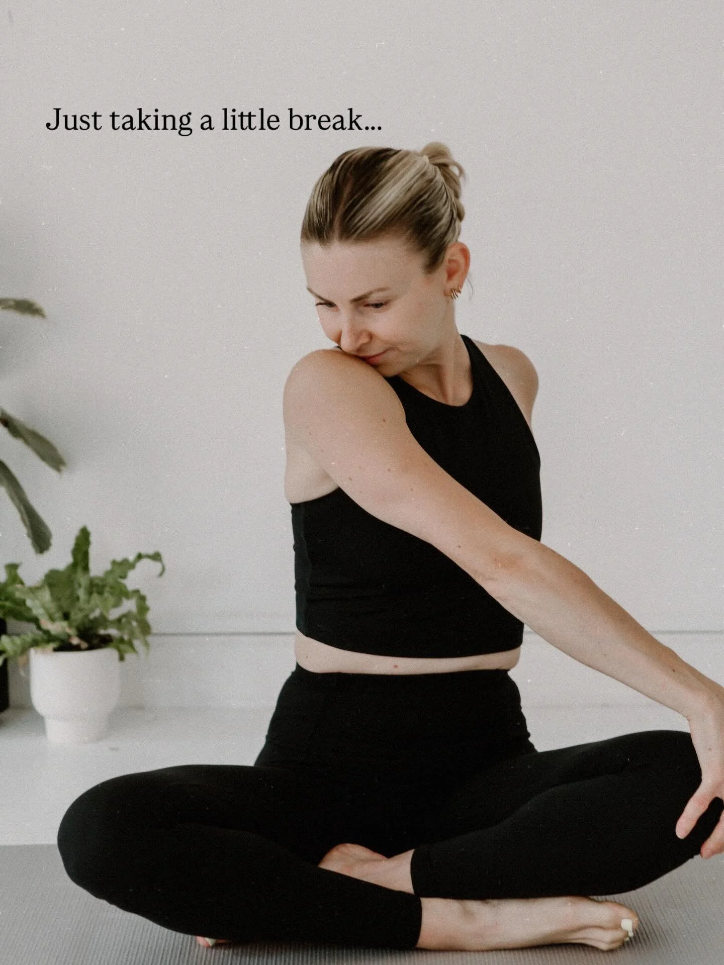 Just a quick update to say that I&rsquo;m not able teach my classes at @berryfarmwellness over the next two weeks but I have some amazing teachers covering my classes for me:

Barre - Tuesday 3rd Feb @izzyspilates 
Barre - Tuesday 10th Feb @chloeemil