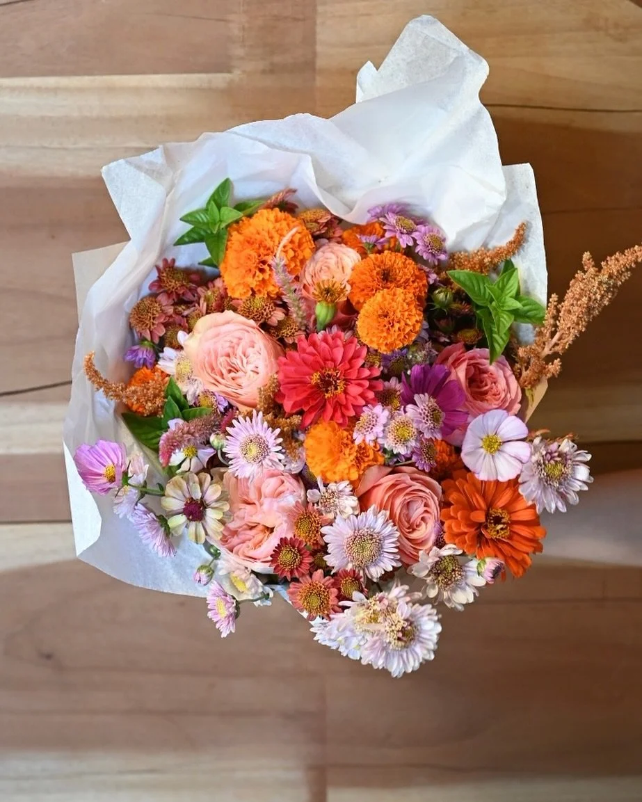 Bringing the 💐 emoji to life one order at a time!