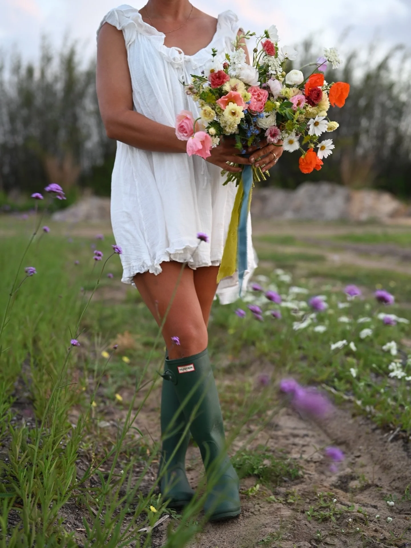 Every bridal bouquet gets a test drive: watching how it moves, catches light, and comes alive through a camera lens before the final edits and last stem cut 💐✂️