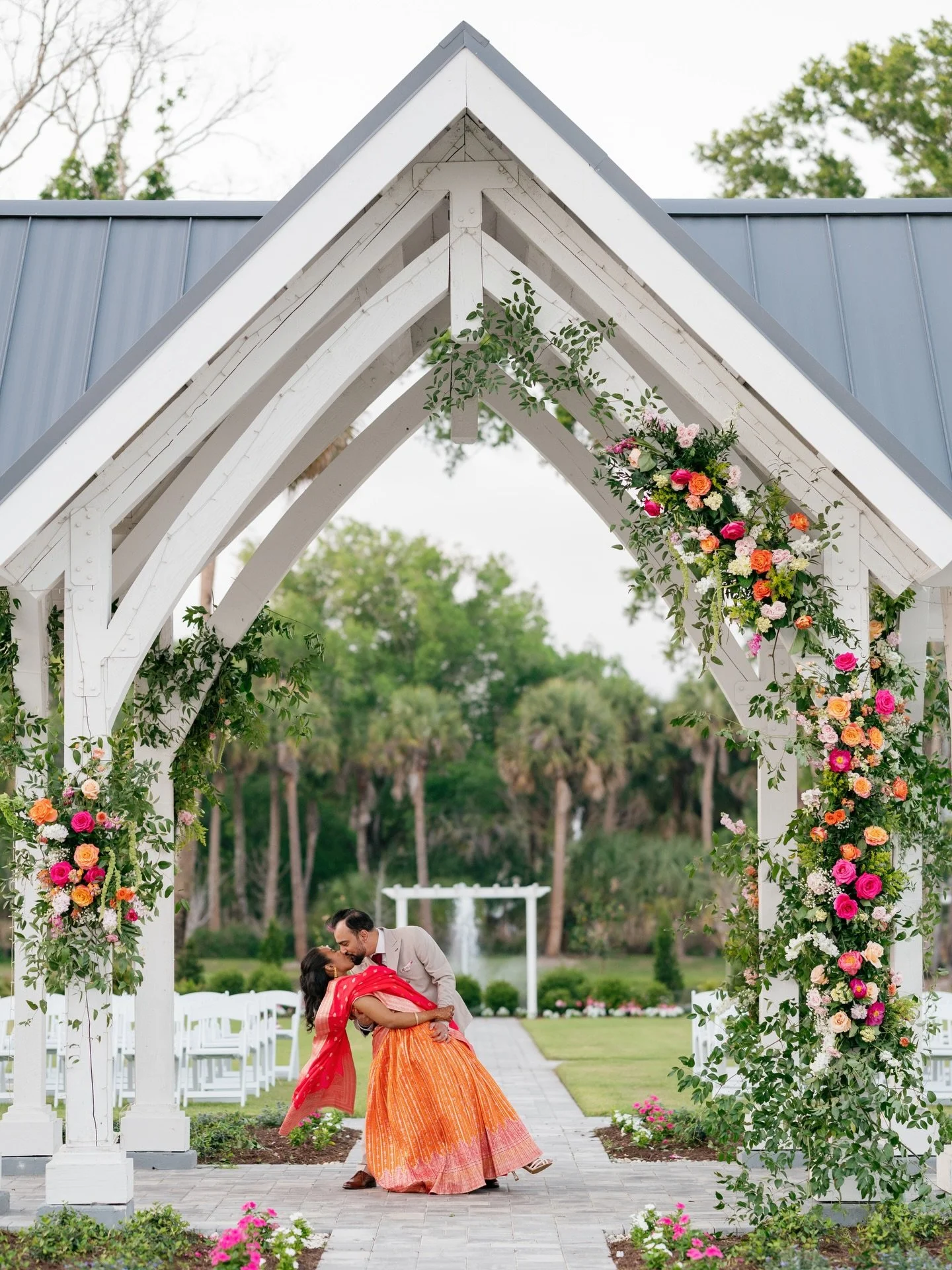 Jaw-dropped at the beauty captured by the ever so talented @rachellesosaphotography and all the immaculate details of this incredible day for G + N ✨🤍

Floral design by @puravidaflowerfarm