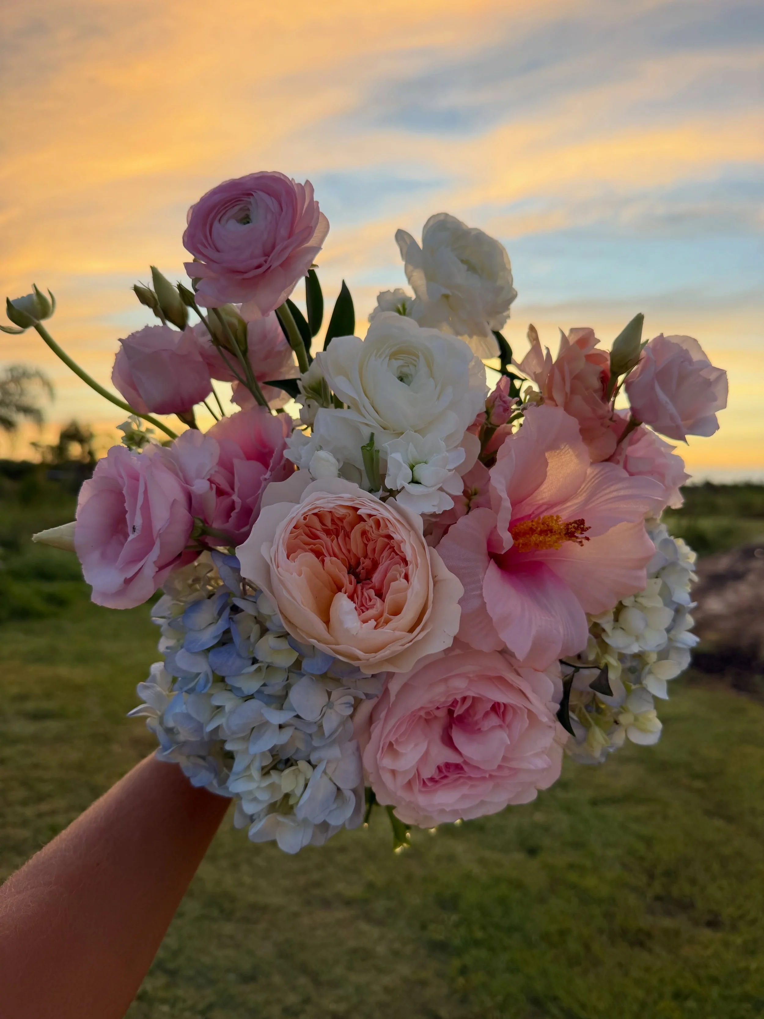 Bridal bouquet for our Old Florida coastal garden inspired bride 🌺