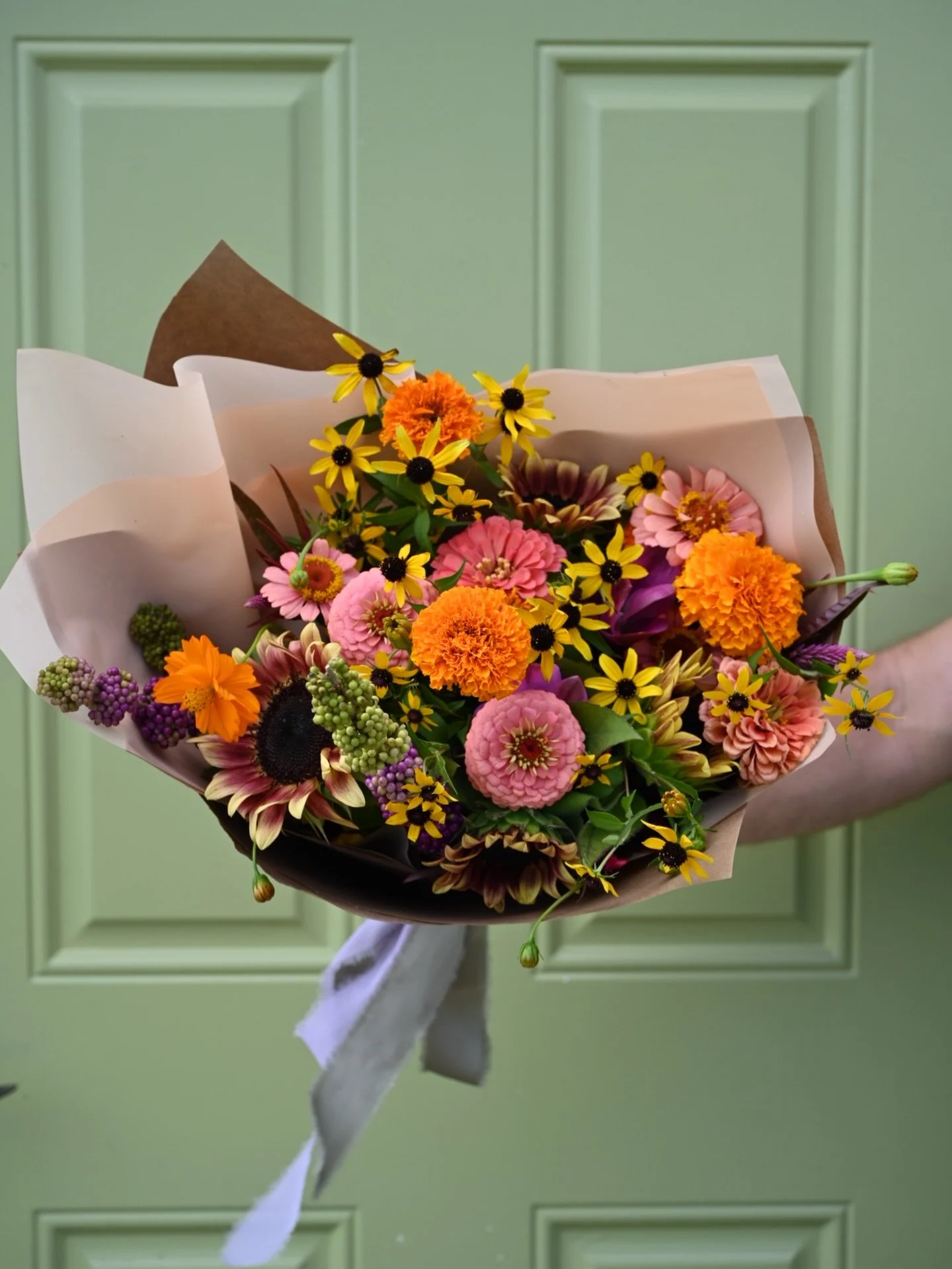 Congrats to @sacredbecoming.postpartumdoula on winning our giveaway with @verolocal.vl 💐