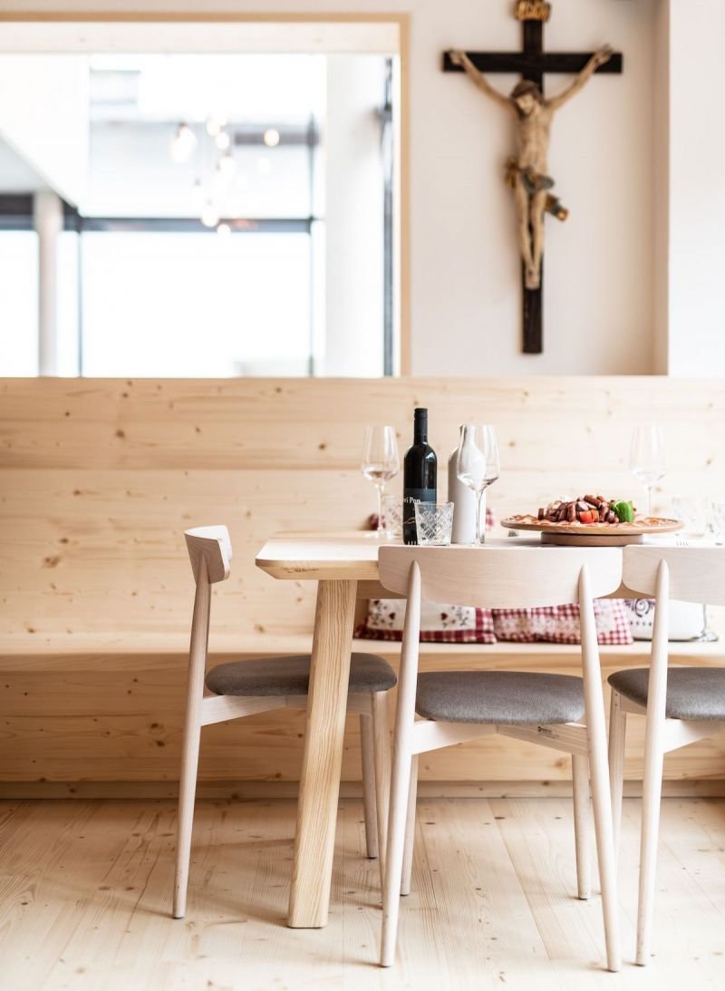 claretta__chair_lifetsyle_florian_schmid_2818.jpeg