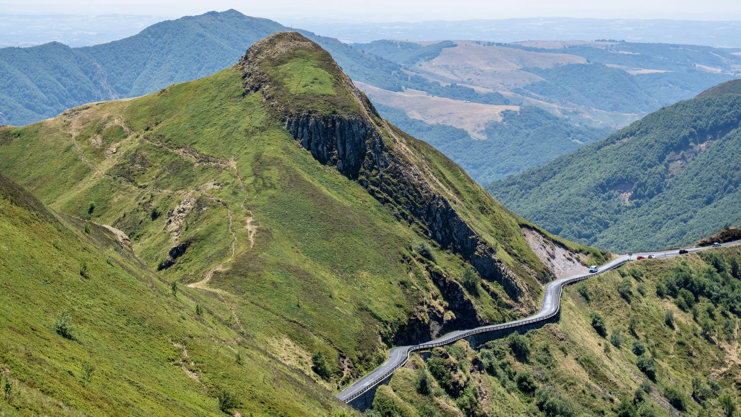 Entre Cantal et Aubrac, une France authentique