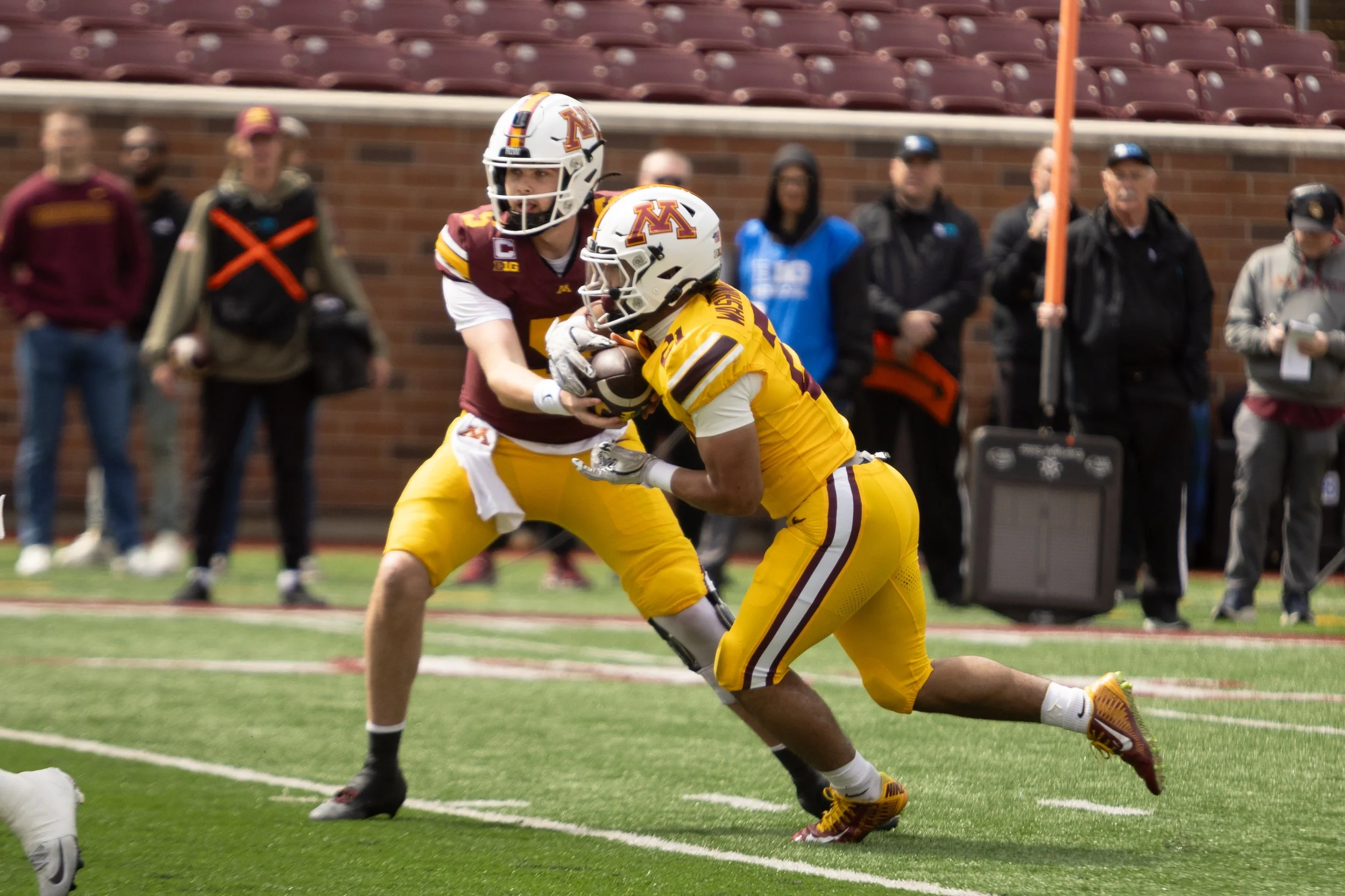 MNLL_GopherFBSpringGame_0977.jpg