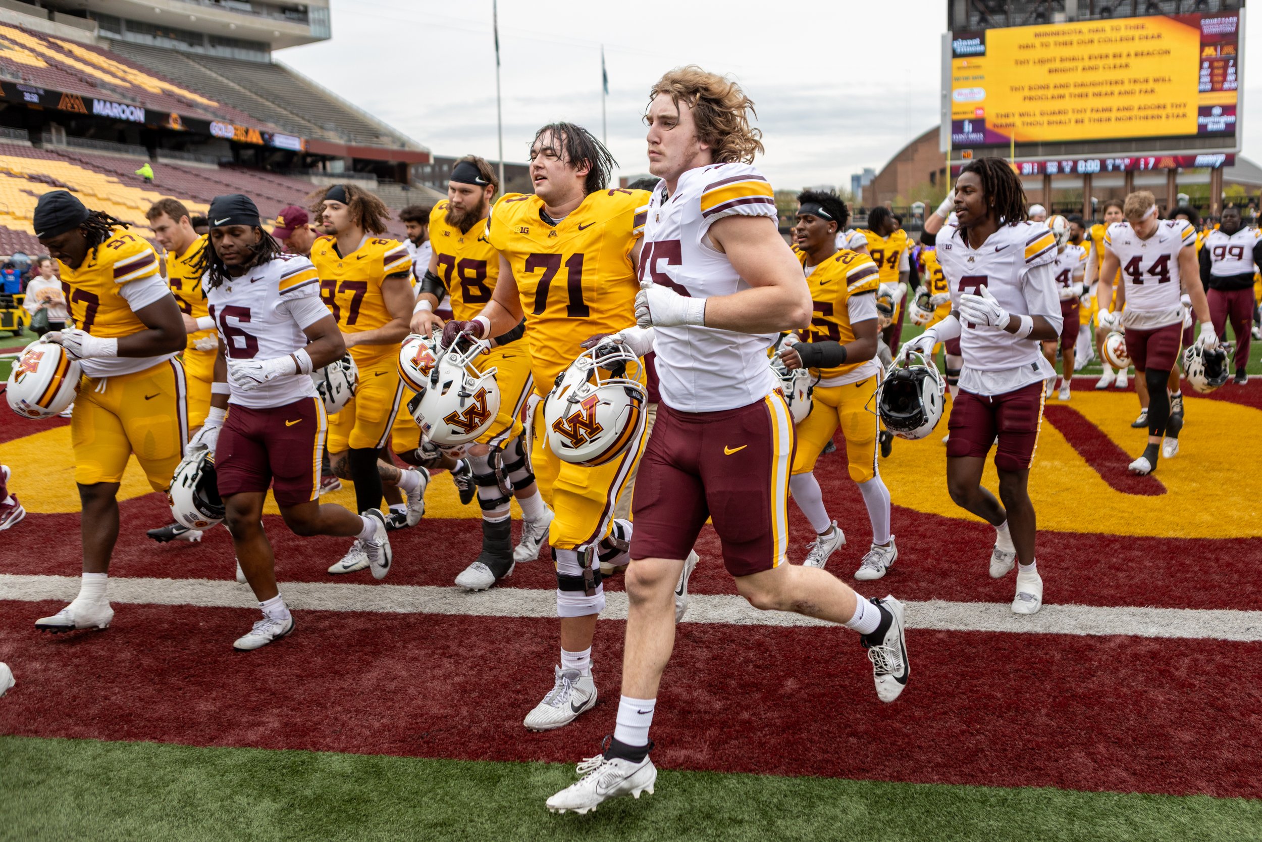 MNLL_GopherFBSpringGame_1076-2.jpg