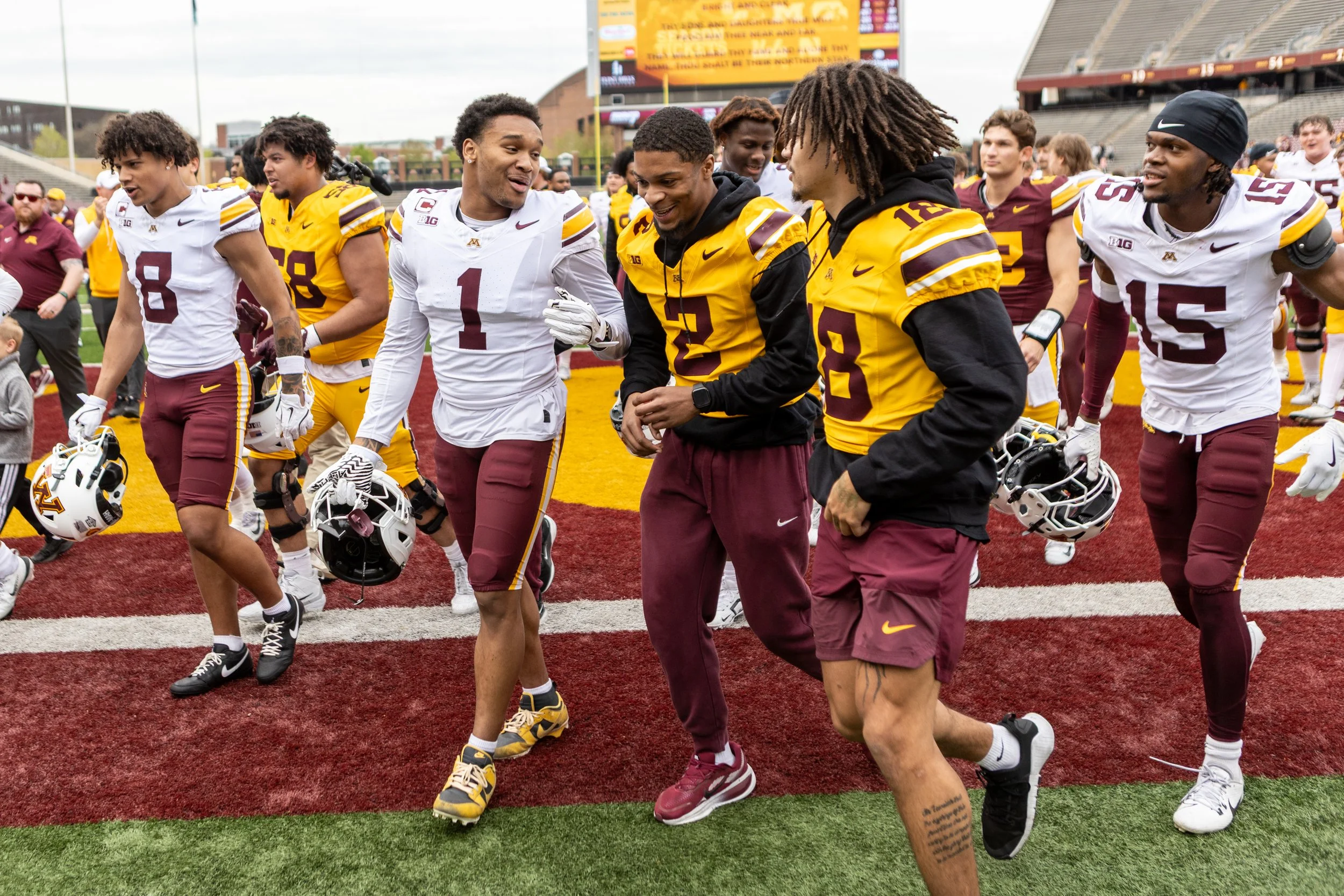 MNLL_GopherFBSpringGame_1088-2.jpg