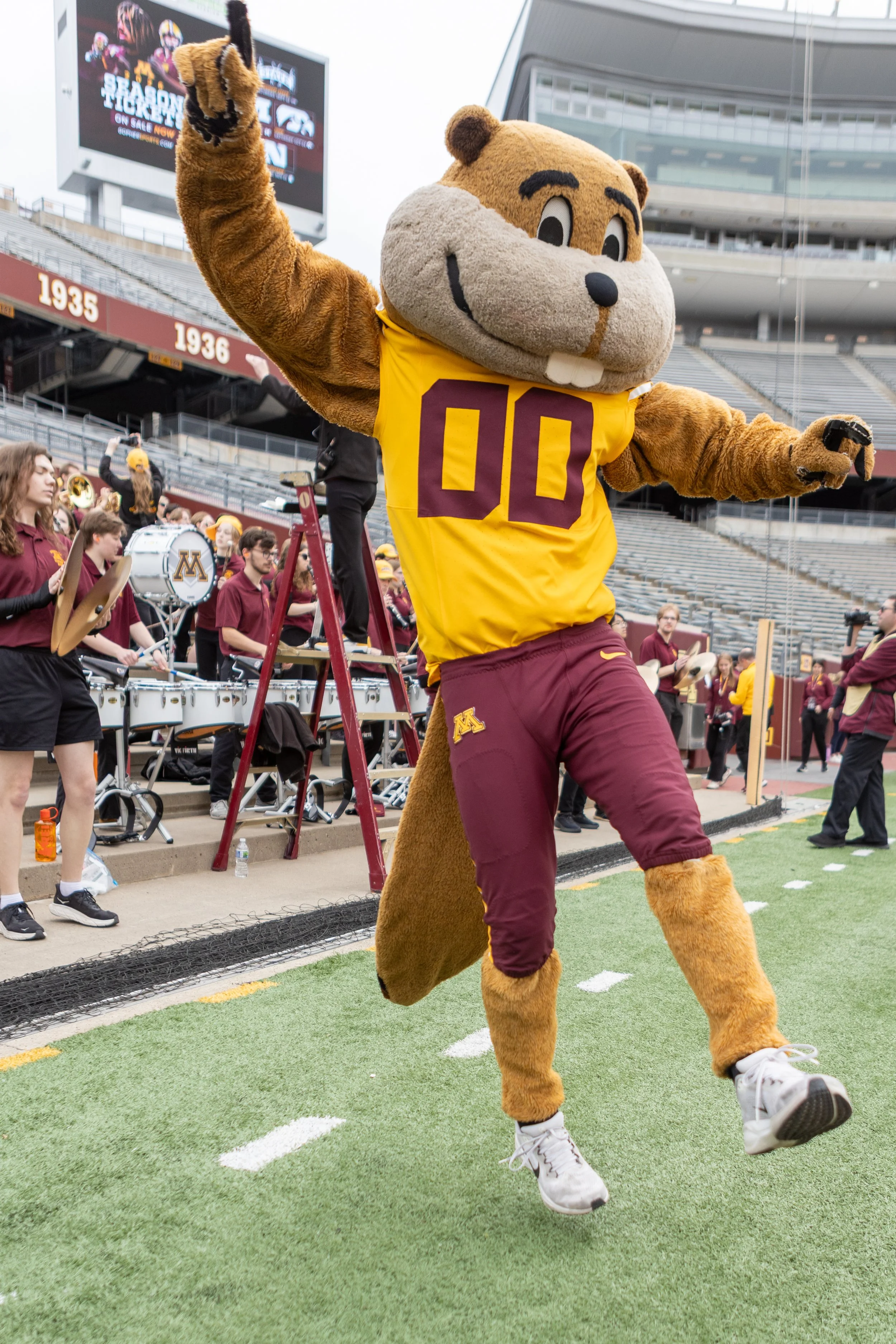 MNLL_GopherFBSpringGame_1167-2.jpg